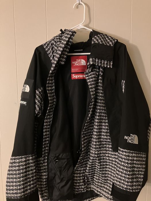 Supreme Supreme/The North Face Studded Mountain Light Jacket SS21