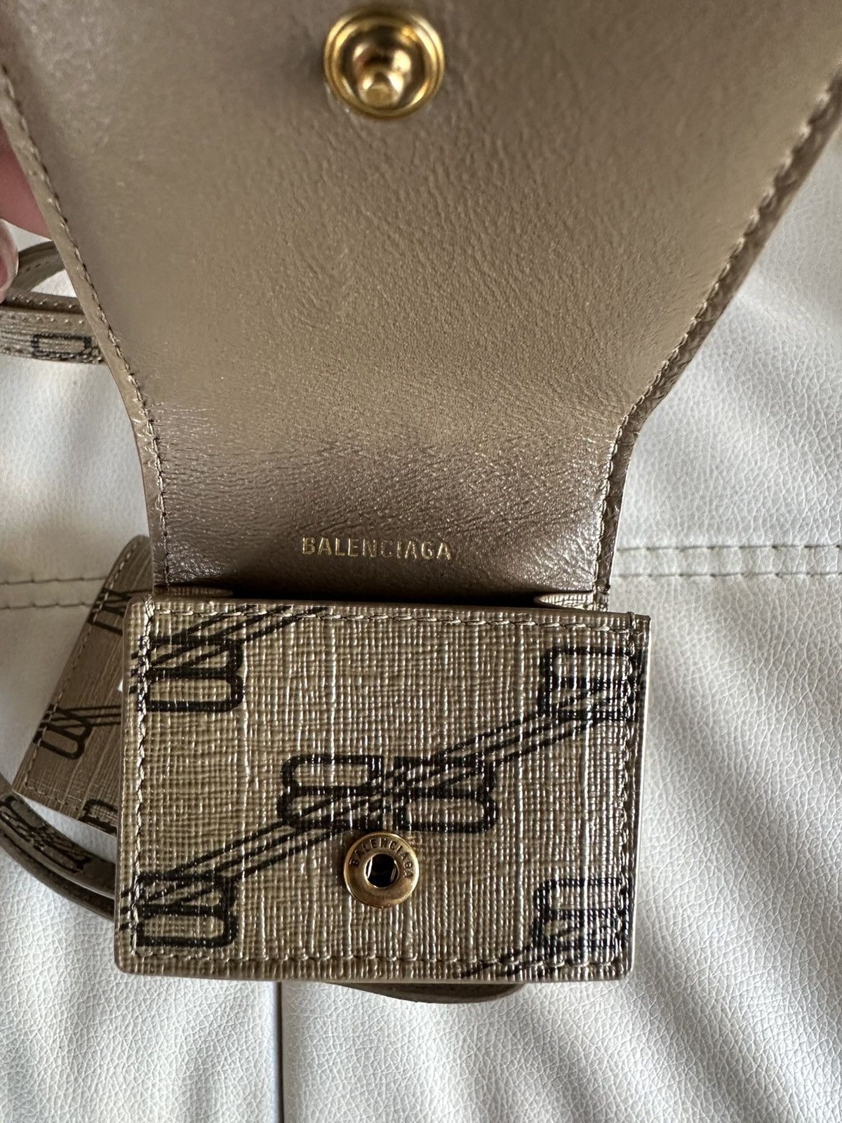 Balenciaga balenciaga BB monogram Cash AirPods holder Size ONE SIZE - 3 Thumbnail