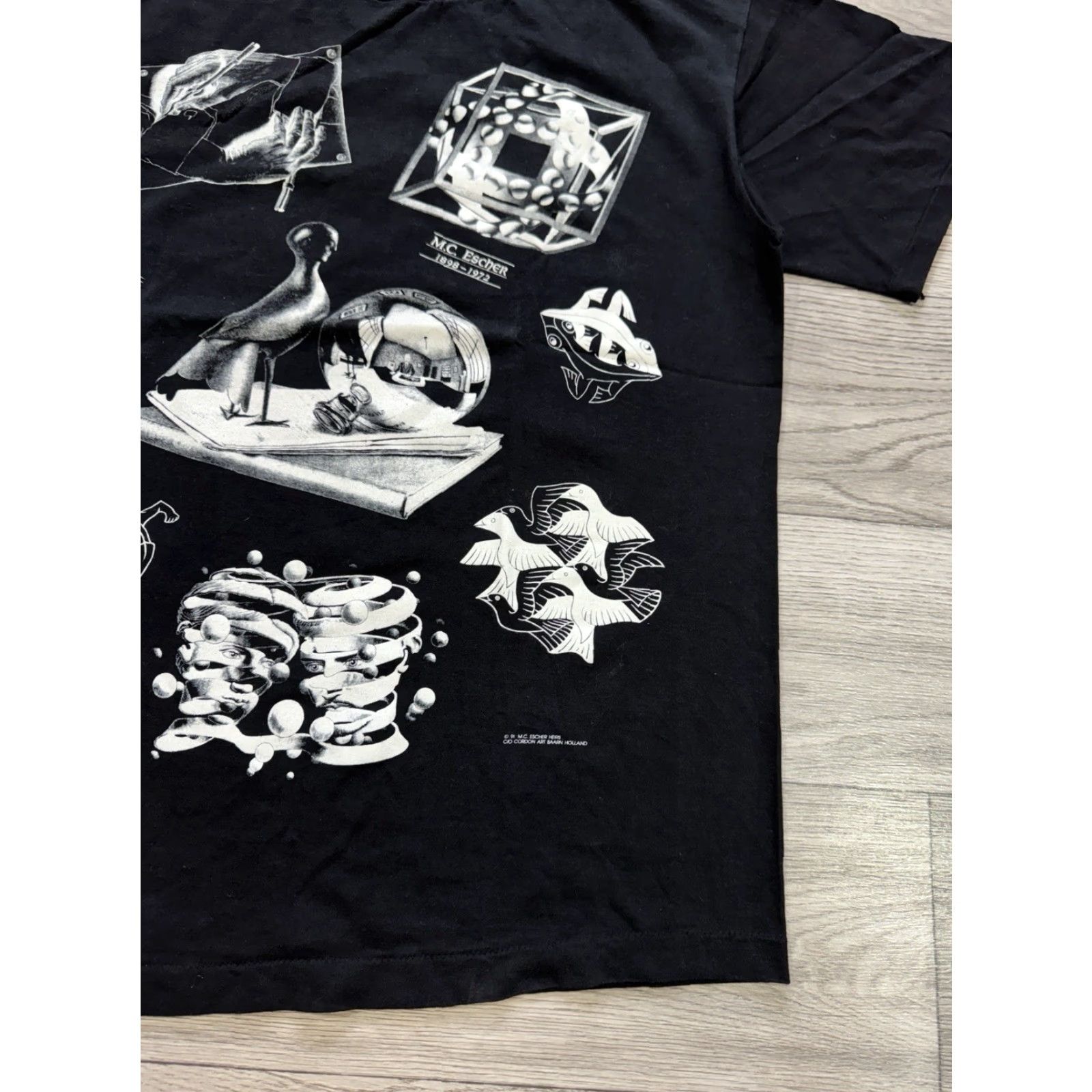 VINTAGE MC ESCHER T-Shirt All Over Print Black Tee ANDAZIA XL Mens