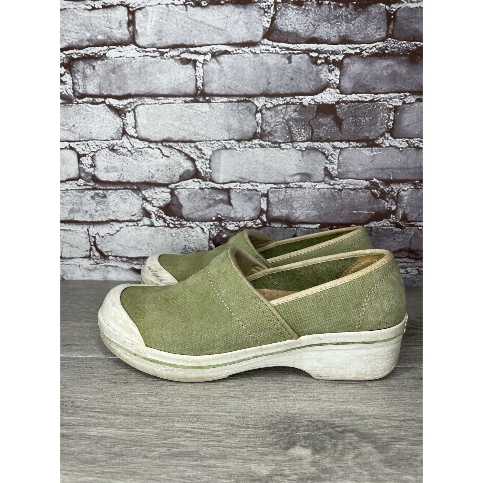 Other Dansko Green White Canvas Slip Resistant Clogs Work Shoes Wo Size US 9.5 / IT 39.5 - 13 Thumbnail