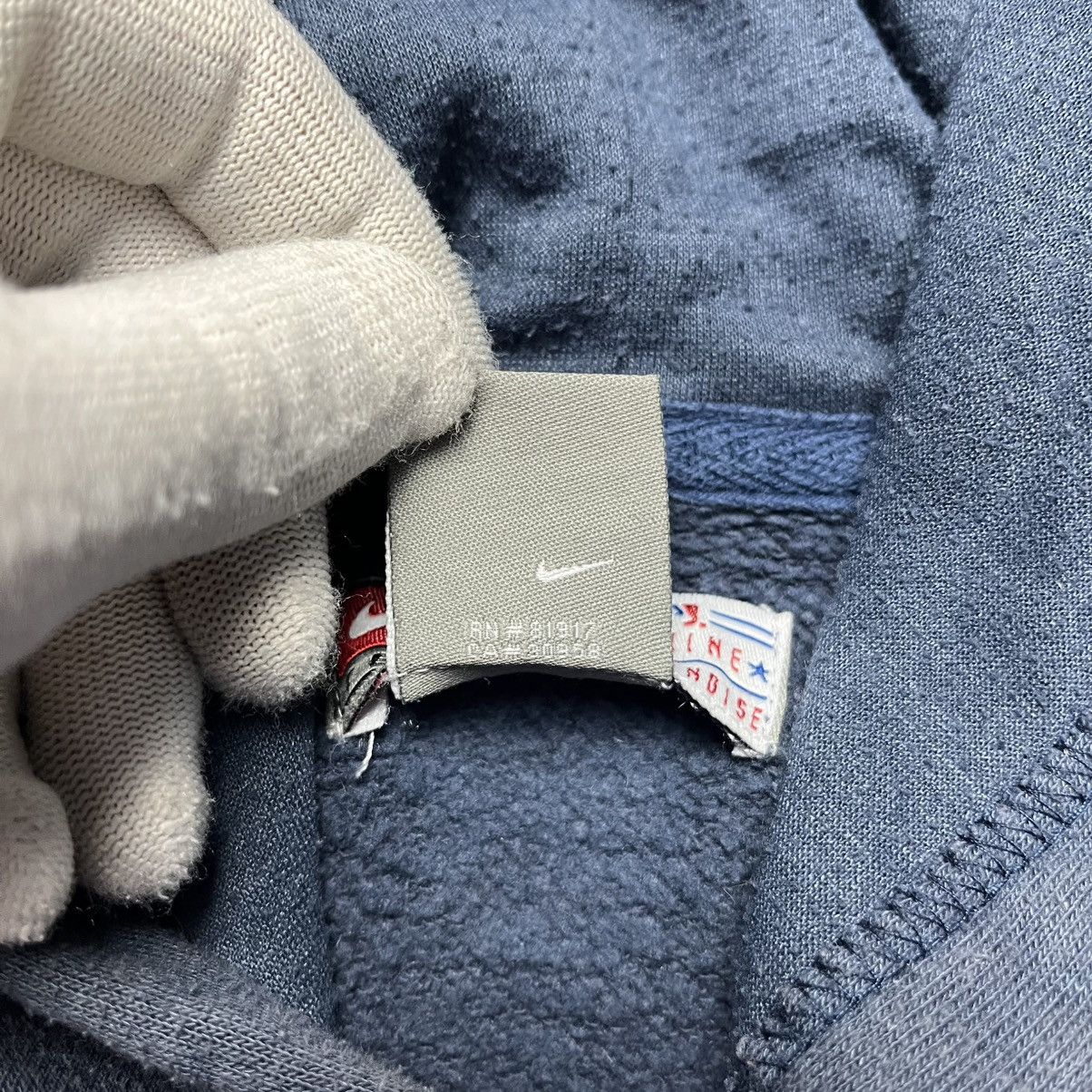 Nike Vintage Nike New York Yankees Big Central Logo Hoodie Swoosh Size US L / EU 52-54 / 3 - 6 Thumbnail
