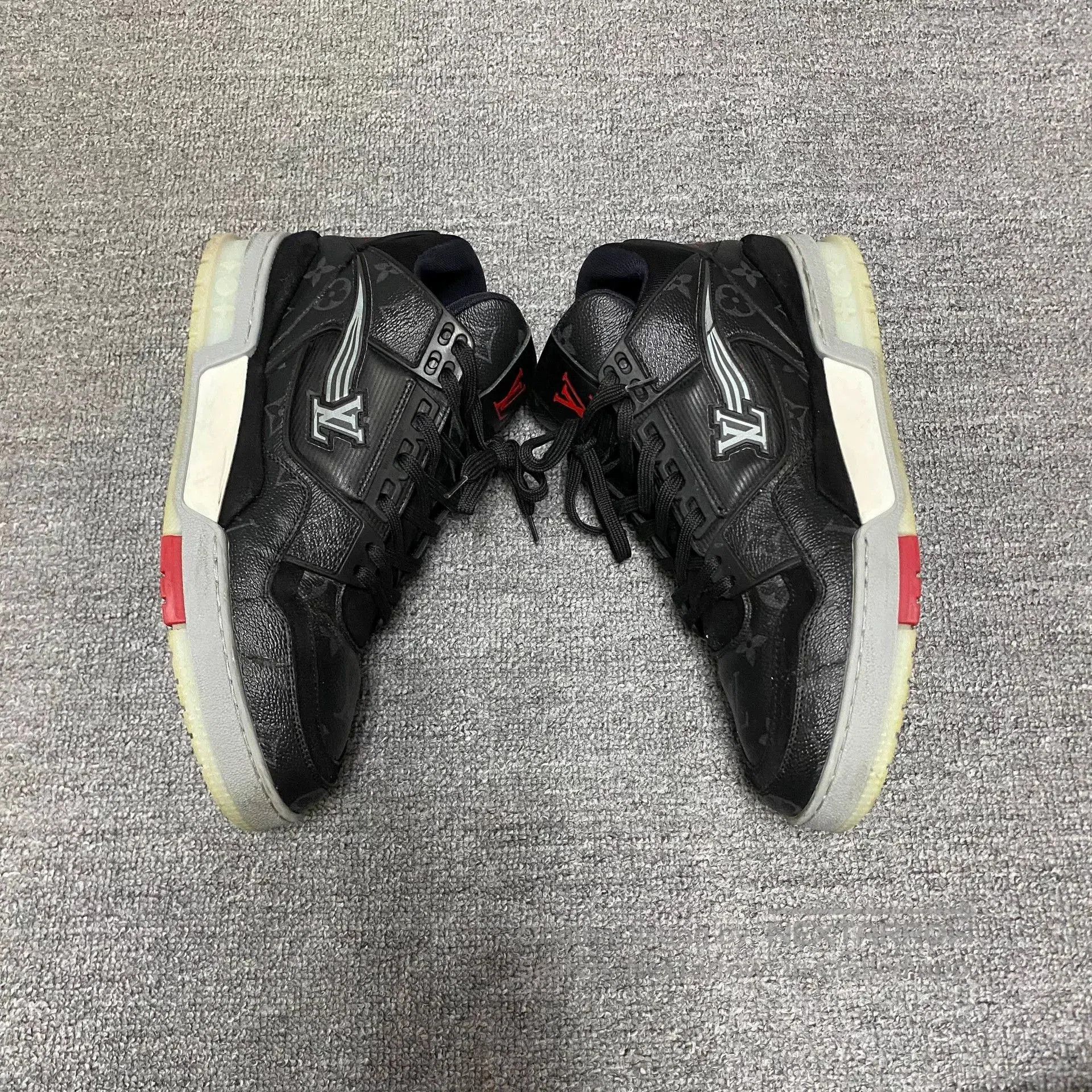 Louis Vuitton LOUIS VUITTON LV Trainer Black Sneakers. Size US 7.5 / EU 40-41 - 5 Thumbnail