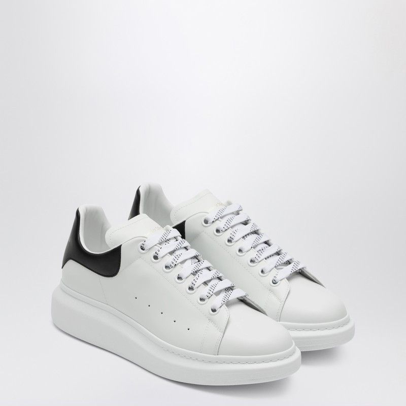 Alexander McQueen Alexander Mcqueen Sneaker Oversize White/Black Size US 10 / EU 43 - 1 Thumbnail