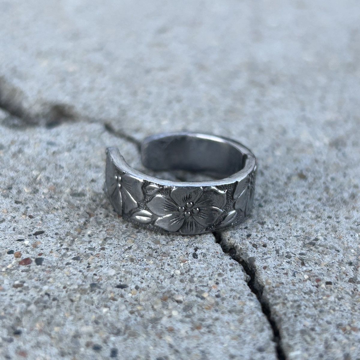 Vintage Floral Engraved 1/1 Silver Ring Size ONE SIZE - 3 Thumbnail