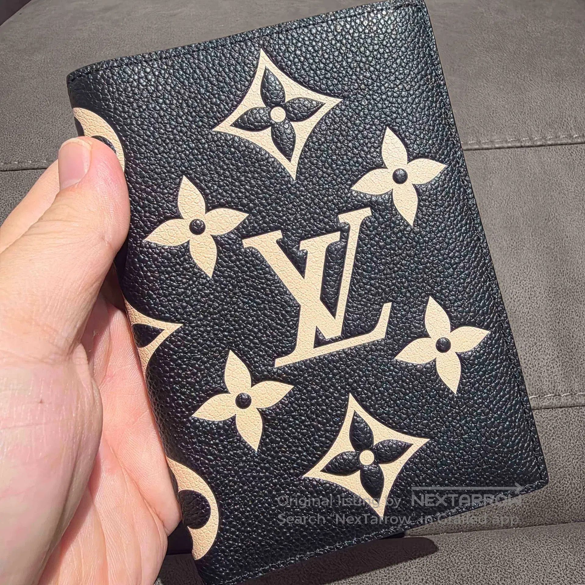 Louis Vuitton Louis Vuitton Relief sculpture of an old wallet and passpo Size ONE SIZE - 2 Thumbnail