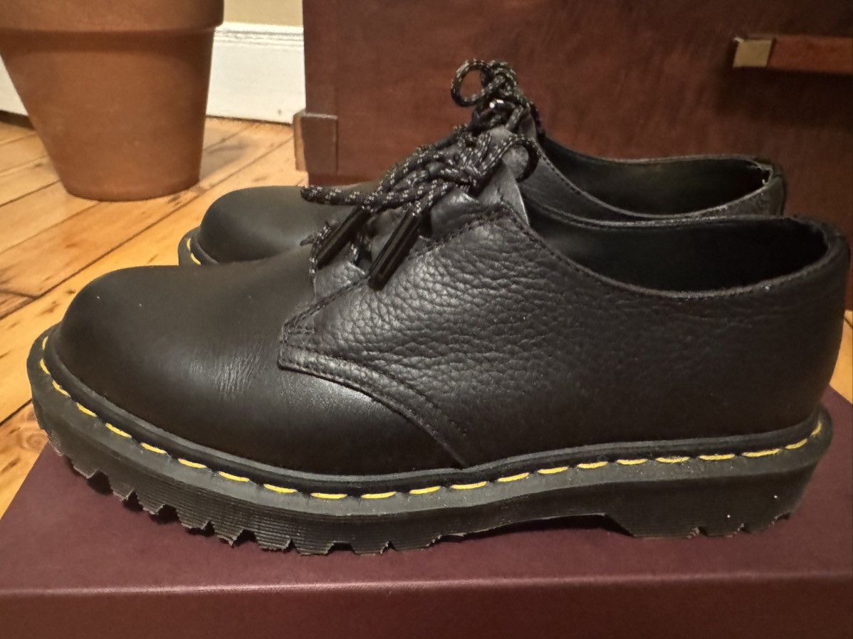 Dr. Martens Dr. Martens Made in England 1461 Size US 9 / EU 42 - 2 Thumbnail