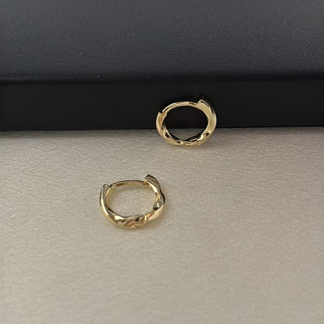 Other 13mm Irregularly Twisted Small Hoop Earrings for Women Size ONE SIZE - 2 Thumbnail