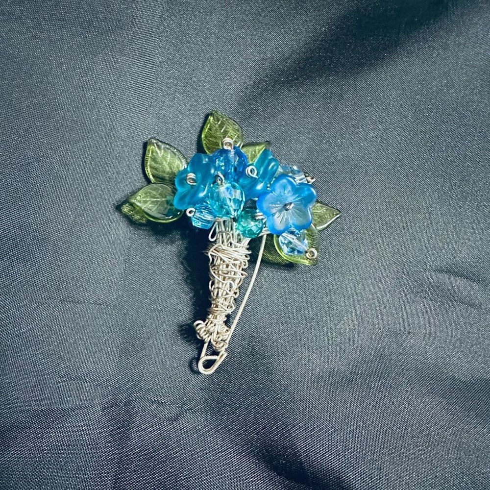 Vintage Vintage art glass flower bouquet on silver tone hand wired l Size ONE SIZE - 4 Thumbnail