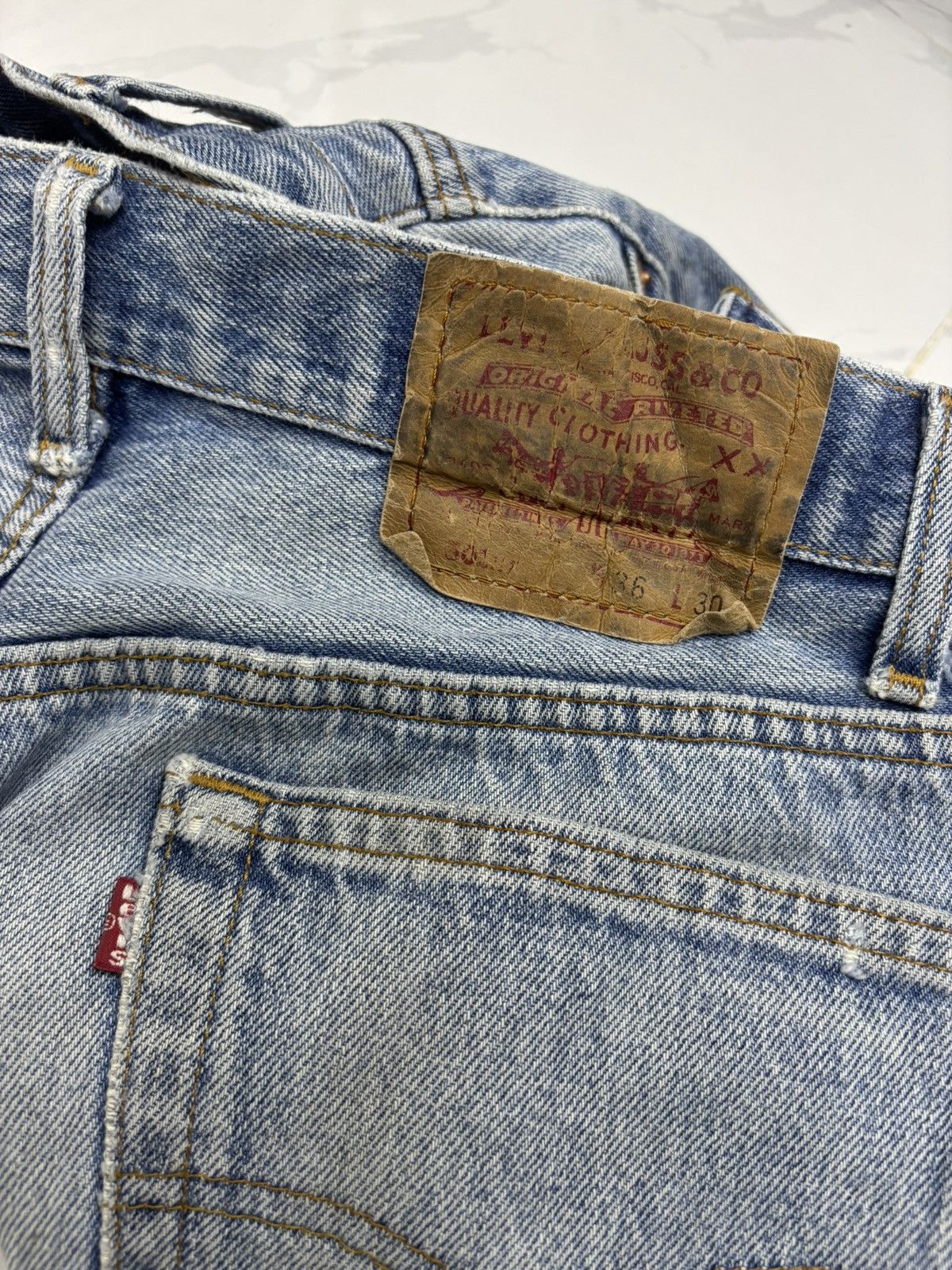 Levi's LEVIS 501 USA DISTRESSED THRASHED RIPPED DENIM JEANS Size US 34 / EU 50 - 12 Thumbnail