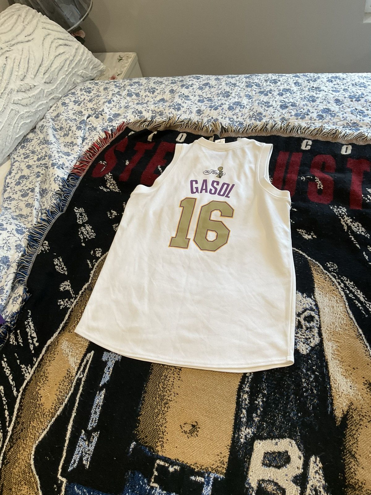 Majestic Vintage Los Angeles lakers Pau Gasol jersey Size US S / EU 44-46 / 1 - 4 Thumbnail