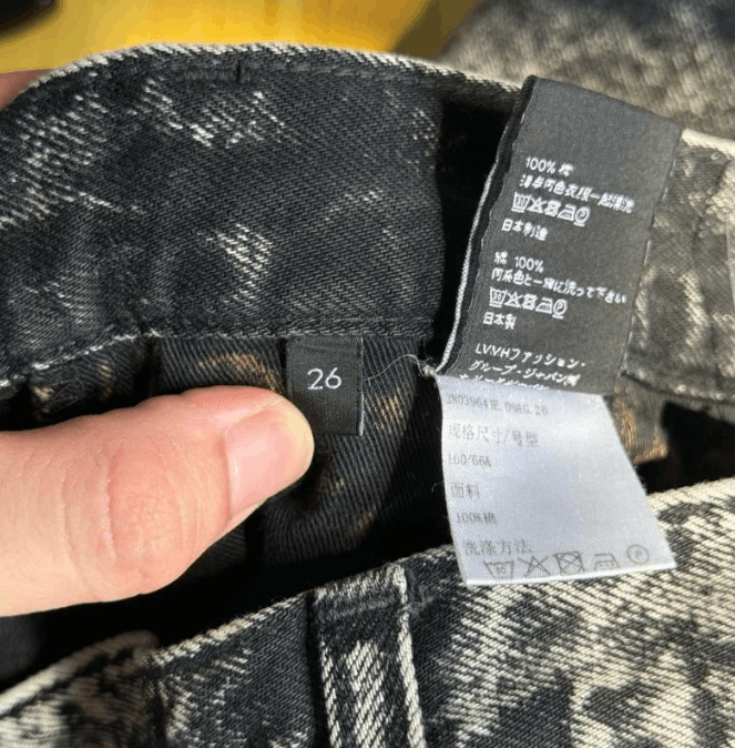 Celine Celine Ripped low-rise jeans 26eu Size US 26 / EU 42 - 4 Thumbnail