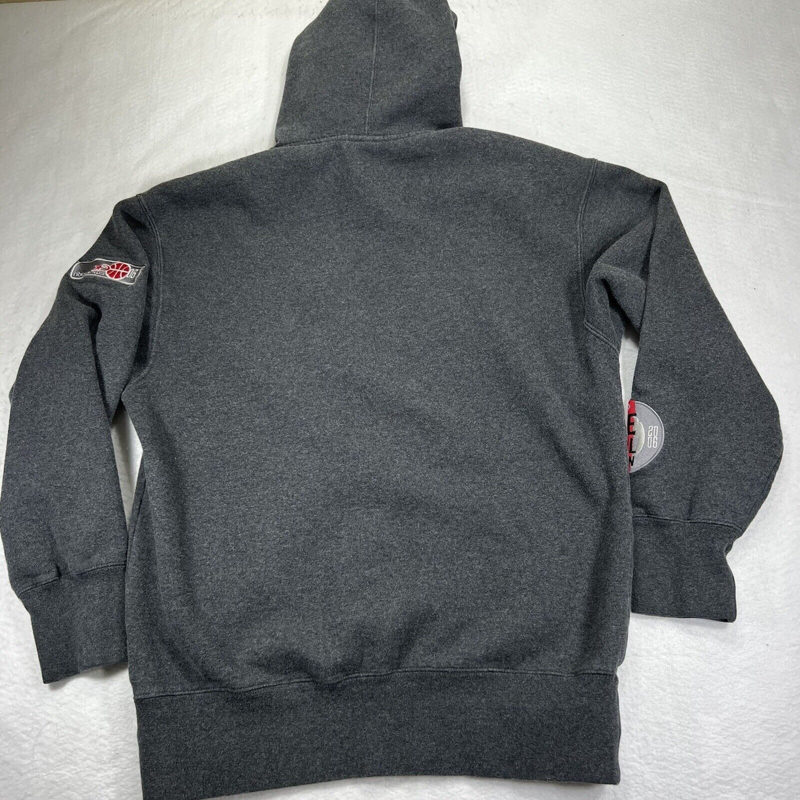 Vintage Vintage NBC Camps Basketball 2006 Gray Fleece Hoodie Size US M / EU 48-50 / 2 - 11 Thumbnail