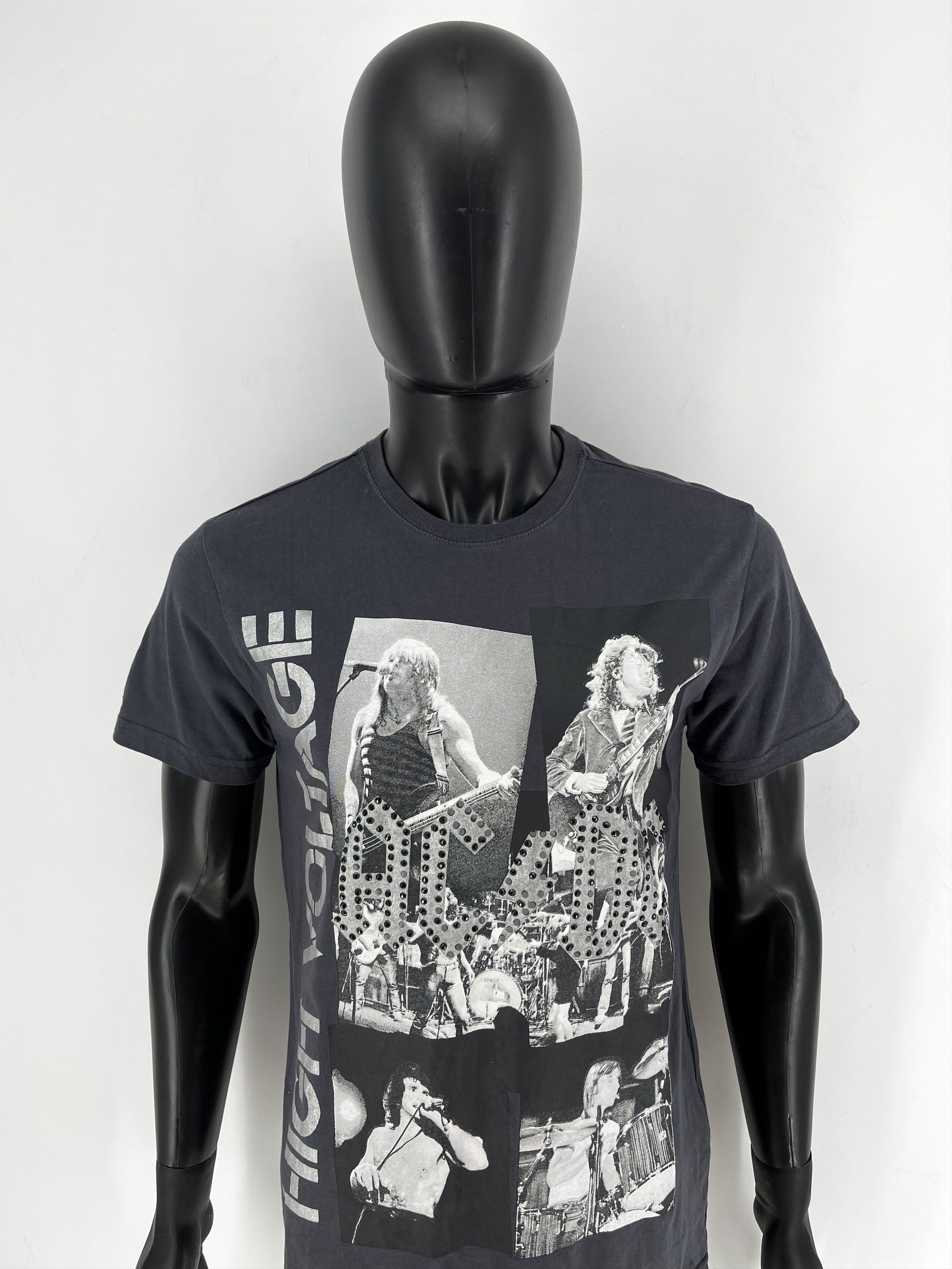 Band Tees VINTAGE Y2K ACDC TEE SHIRT BAND TEE Size S Size US S / EU 44-46 / 1 - 6 Thumbnail