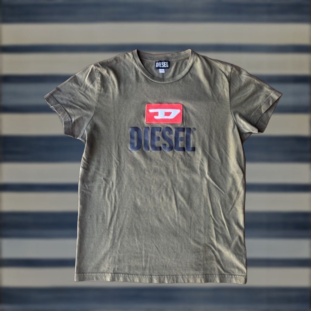 Diesel Diesel T-Shirt Mens Medium Olive Green Chenille Logo Patch 90s Grunge Skater Short Sleeve Crew Neck Shirt Size US M / EU 48-50 / 2 - 1 Thumbnail
