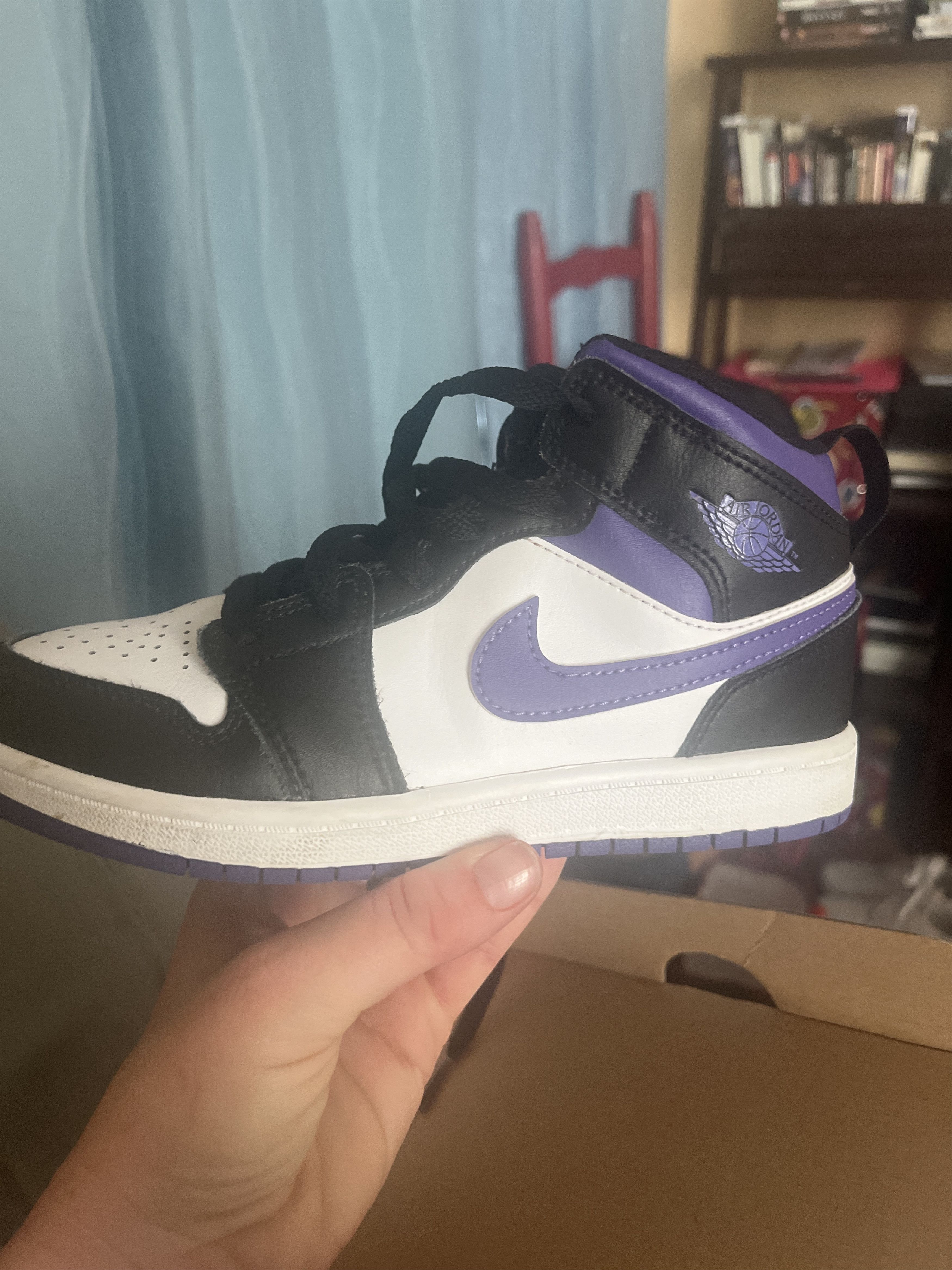 Jordan Brand Jordan 1 Mid Size US 5 / EU 37 - 2 Thumbnail
