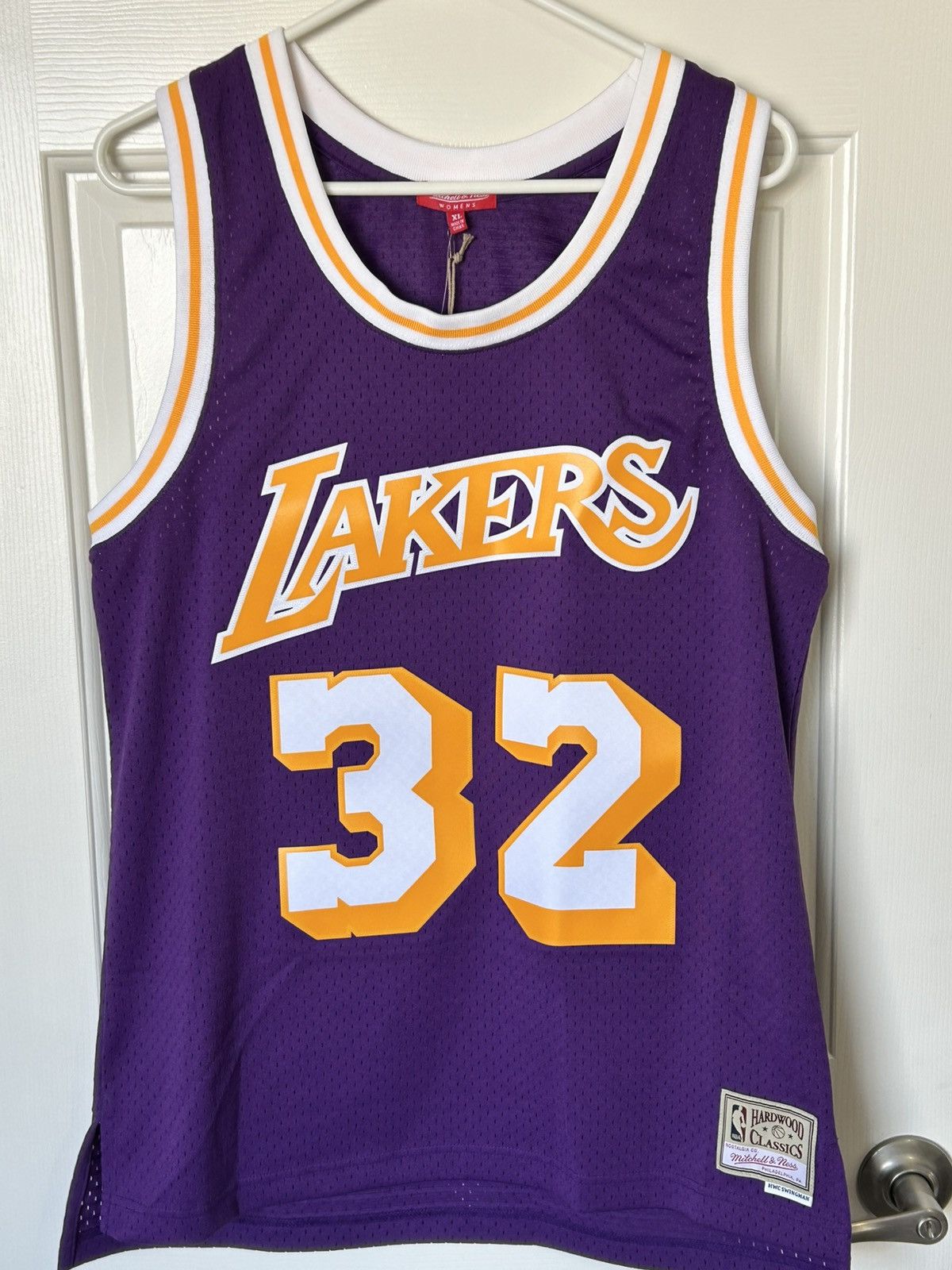 Mitchell & Ness Mitchell & Ness Magic Johnson #32 Lakers Jersey! Size XL / US 12-14 / IT 48-50 - 1 Thumbnail