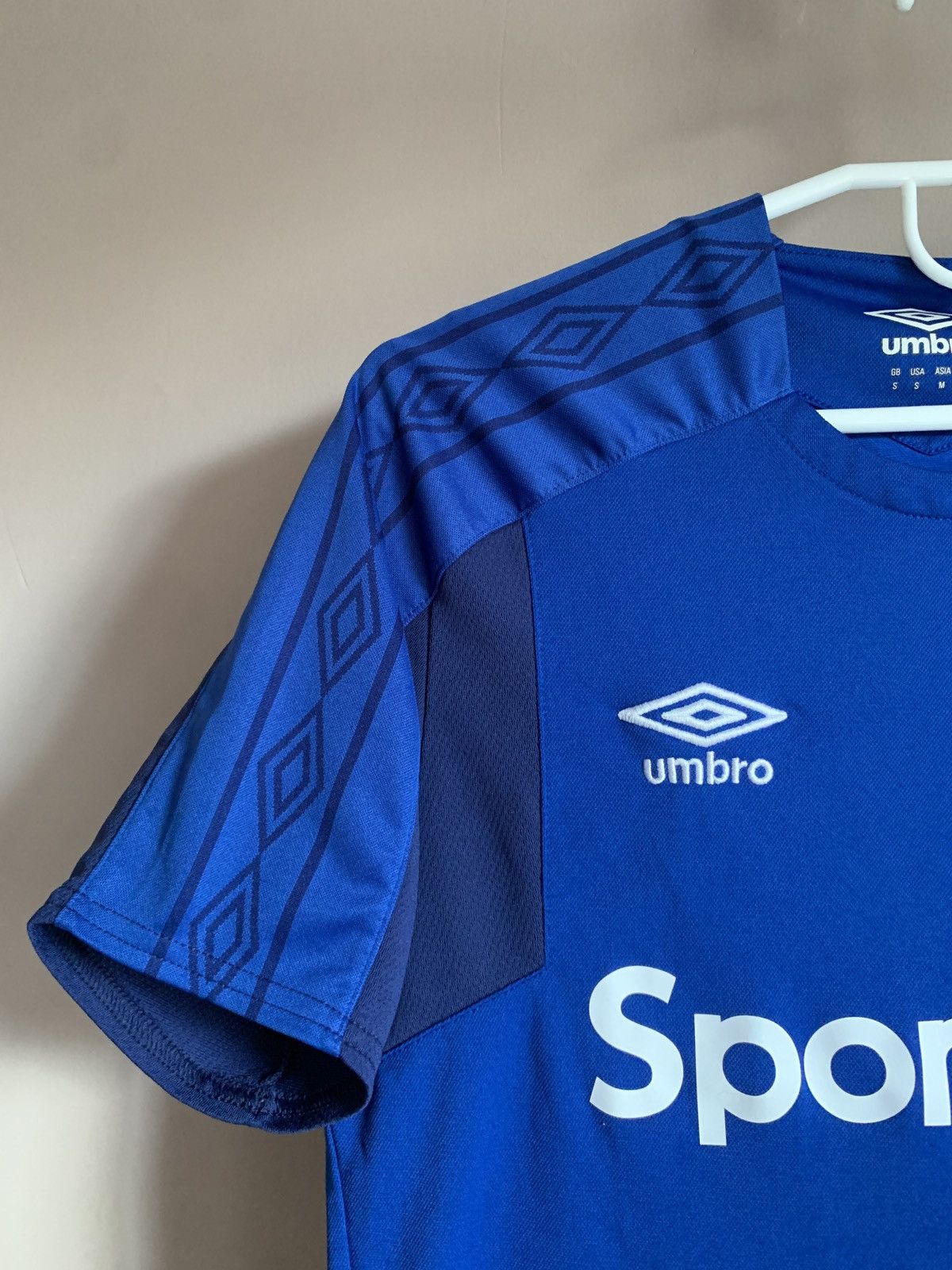 Umbro Everton 2018 Home Football Shirt Umbro Soccer Jersey Size S Size US S / EU 44-46 / 1 - 3 Thumbnail