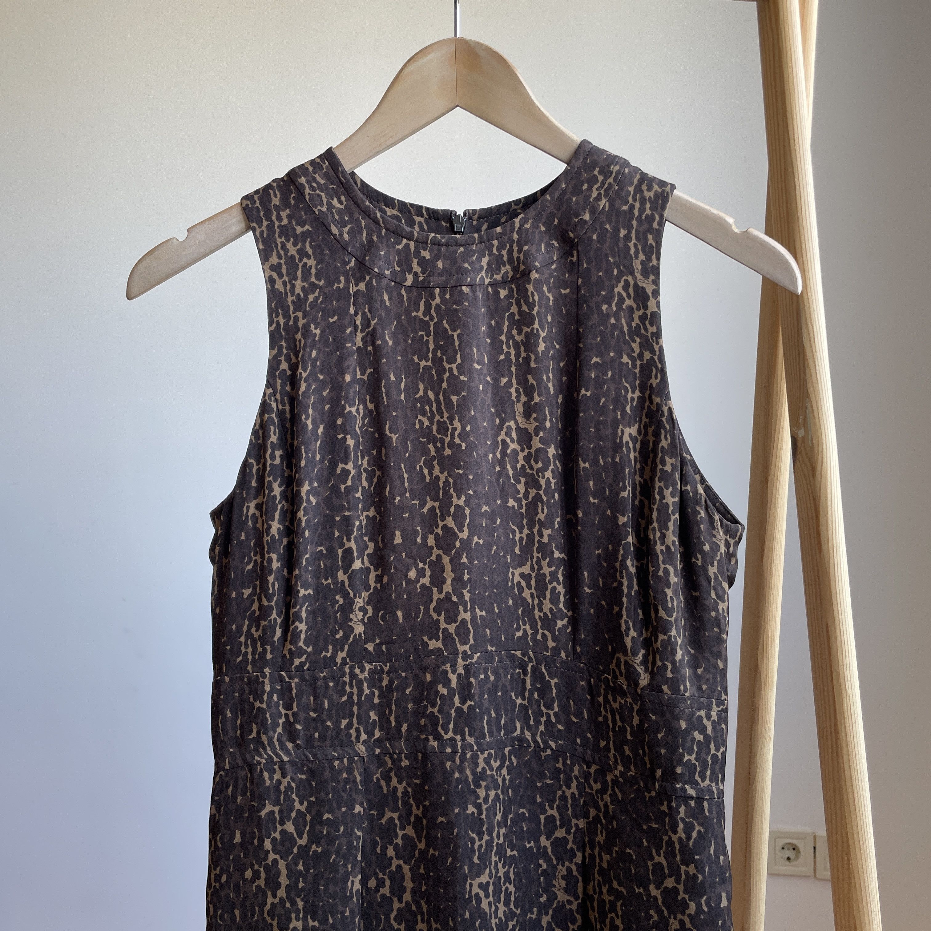 Burberry Burberry Leopard Print Silk Tank Dress Size M / US 6-8 / IT 42-44 - 3 Thumbnail