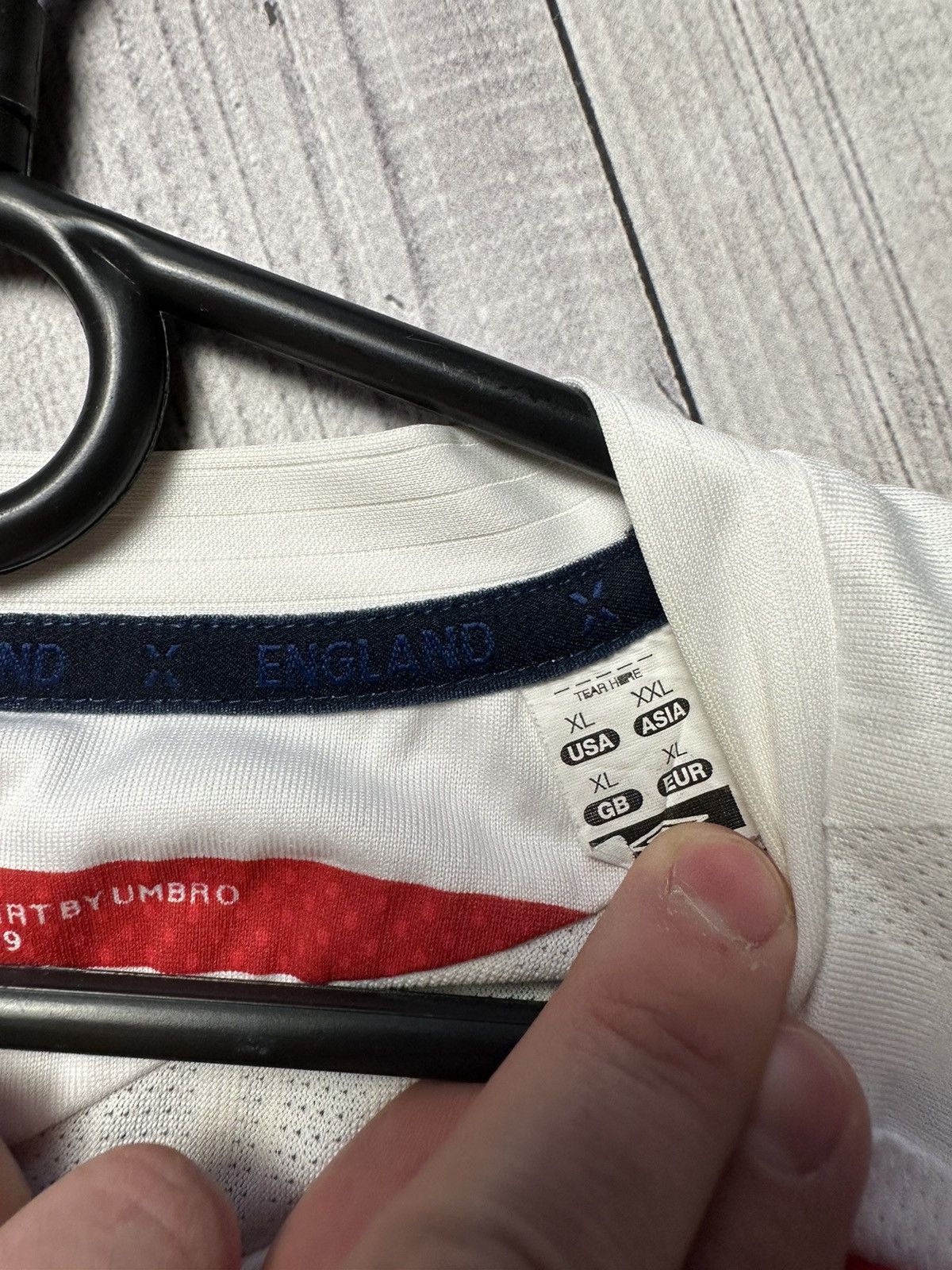 Umbro × Vintage Vintage England soccer jersey Umbro size XL Size US XL / EU 56 / 4 - 4 Thumbnail
