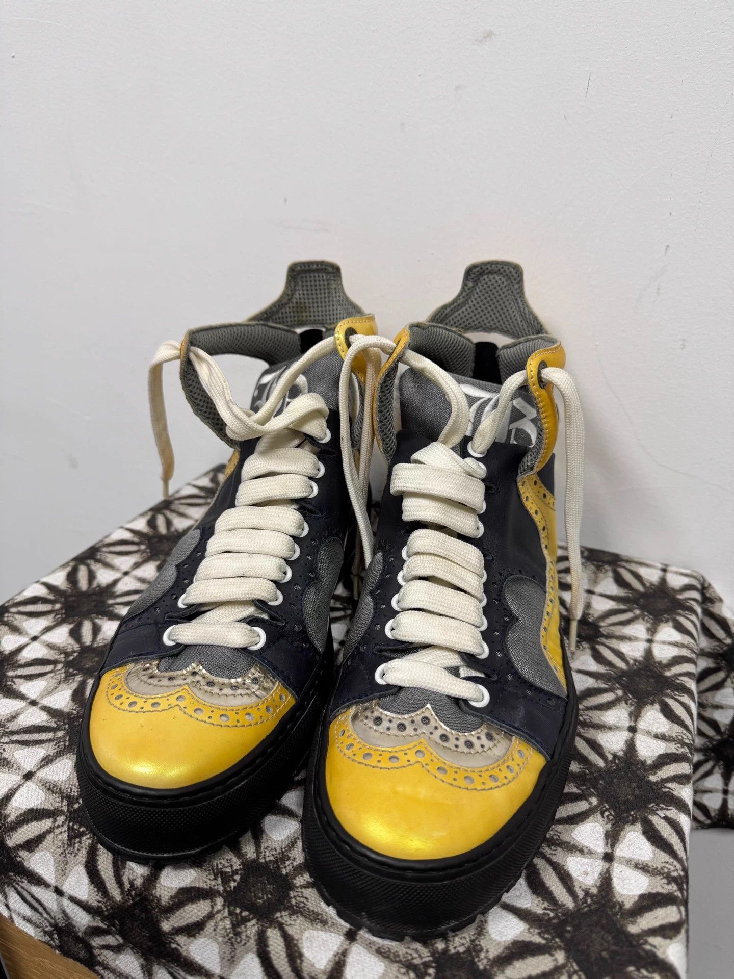 John Galliano John Galliano Yellow Black Colorblock High-Top Sneakers 42 Size US 9 / EU 42 - 1 Thumbnail