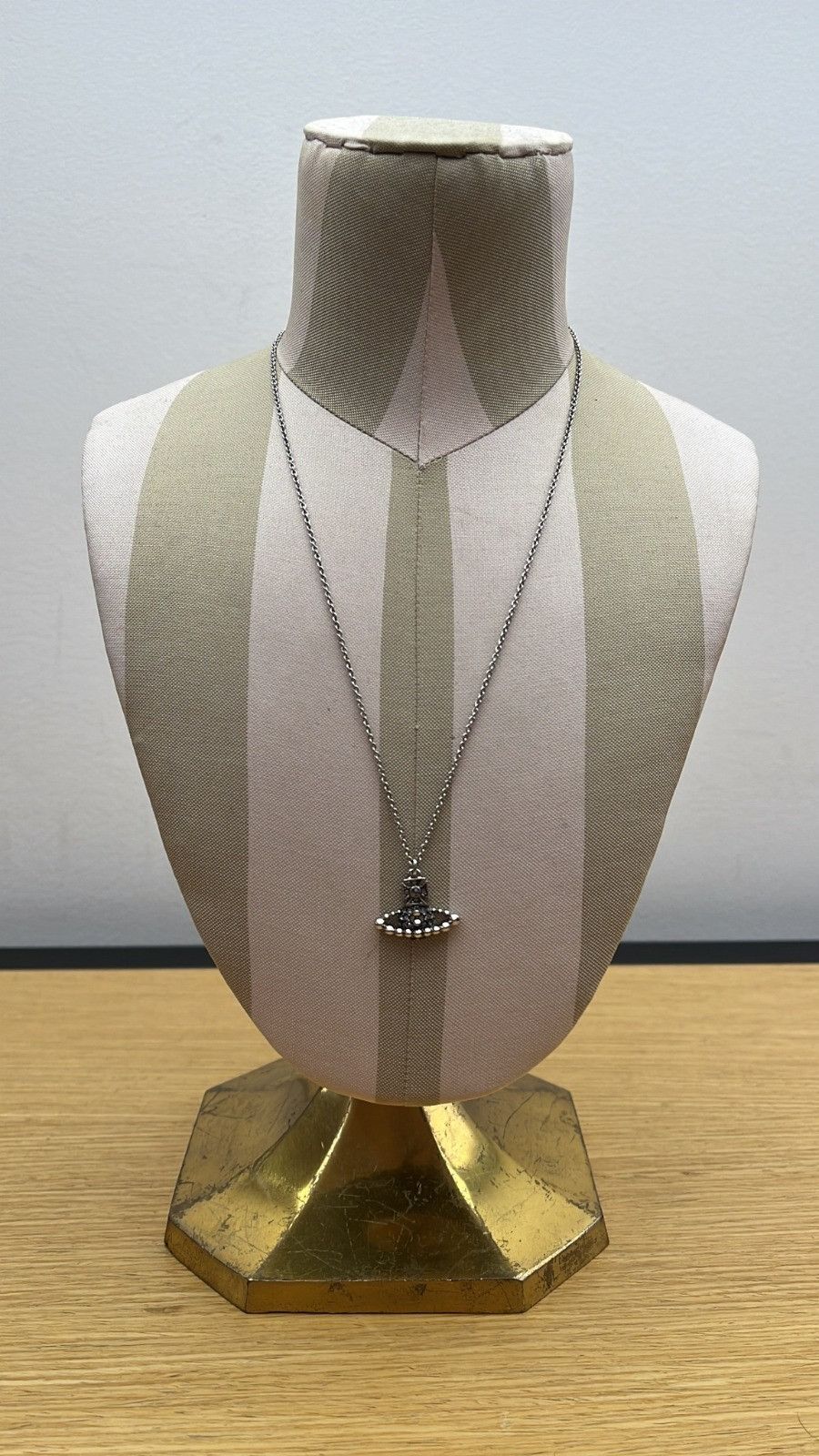 Vivienne Westwood o1f1d3z1025 Size: OS / Lena Small Bas Relief Necklaces Size ONE SIZE - 1 Thumbnail