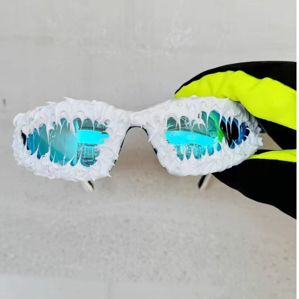 Electric Visual Funny Party Sunglasses Size ONE SIZE - 2 Thumbnail