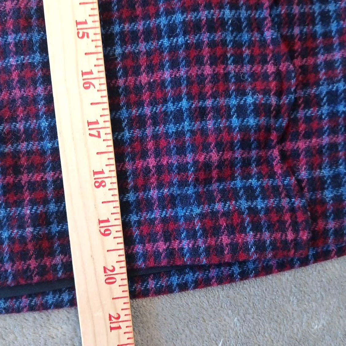 Talbots Talbots Skirt Petites 16P Purple Plaid Short Tweed Lined Button Accent Women Pencil (Dry Clean) Size 38" / US 16 / IT 52 - 4 Thumbnail