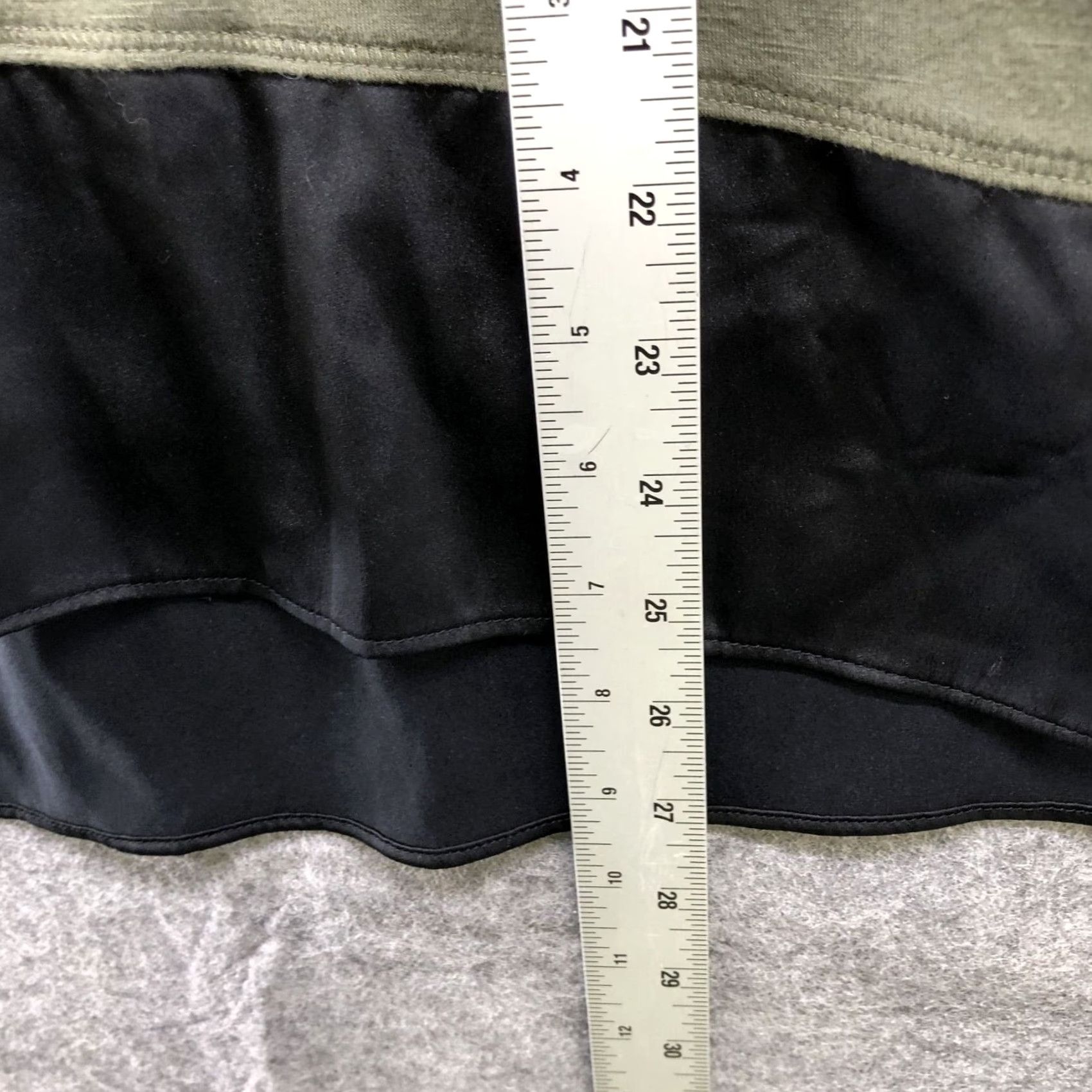 White House Black Market White House Black Market Tank Top Womens M Green Jersey Knit Chiffon Hem Shirttail? Size M / US 6-8 / IT 42-44 - 8 Thumbnail