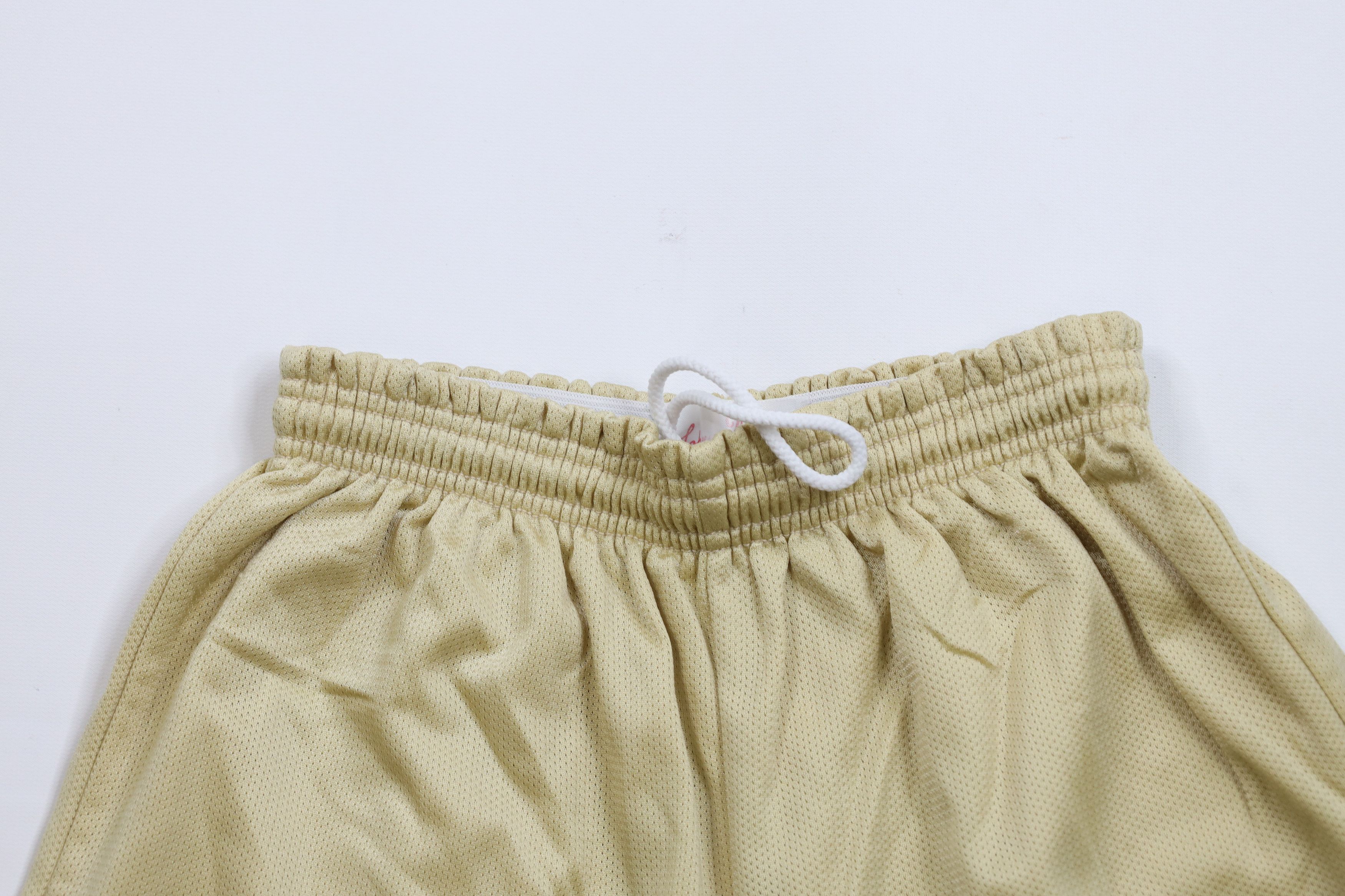 Vintage Vintage 90s Streetwear Heavyweight Basketball Shorts Gold Size US 32 / EU 48 - 2 Thumbnail