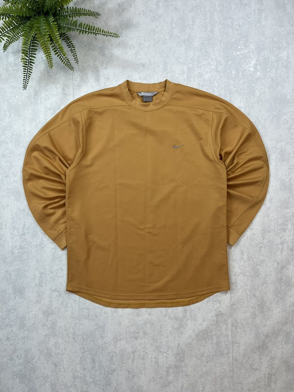 Nike × Vintage 90s Nike Swoosh Vintage Y2K Oversized Retro Longsleeve Tee Size US L / EU 52-54 / 3 - 1 Thumbnail