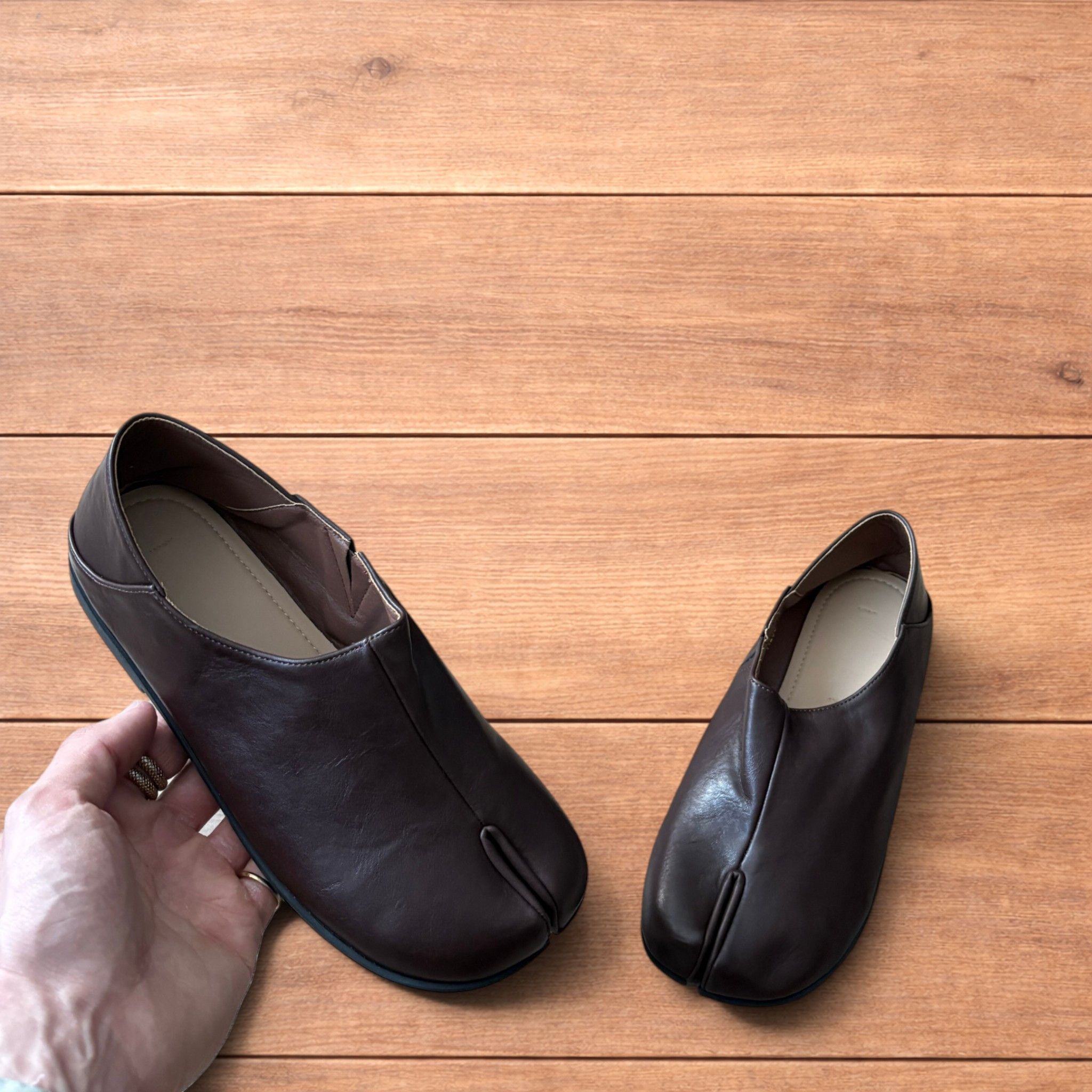 Japanese Brand Vintage style faux leather tabi split toe shoes in brown. Size US 9 / IT 39 - 2 Thumbnail