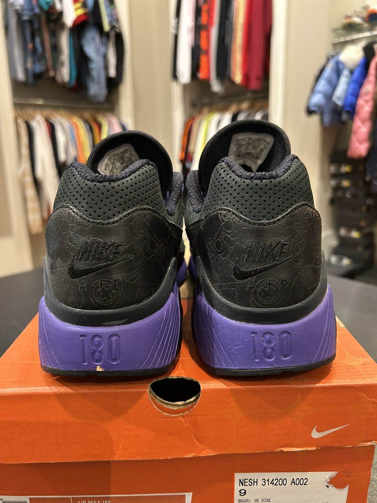 Nike Nike Air Max 180 ‘Powerwall’ Size US 9 / EU 42 - 3 Thumbnail