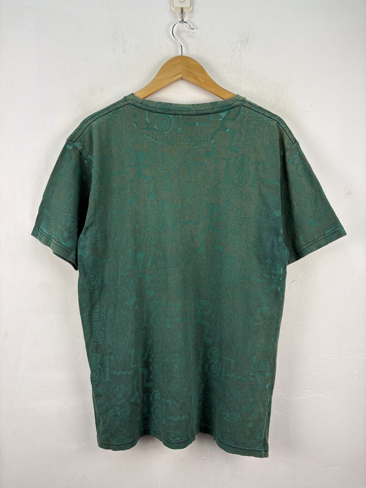 Stussy Stussy Vintage Y2K Stickman Tribal Fullprint Tshirt Sunfaded Size US L / EU 52-54 / 3 - 3 Thumbnail