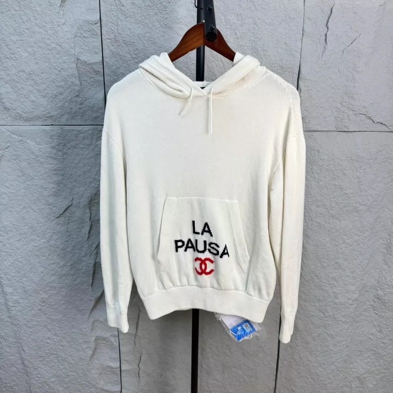 Chanel Chanel Cruise ship series beige logo cashmere knitted hood Size XXS / US 00 / IT 34 - 1 Thumbnail