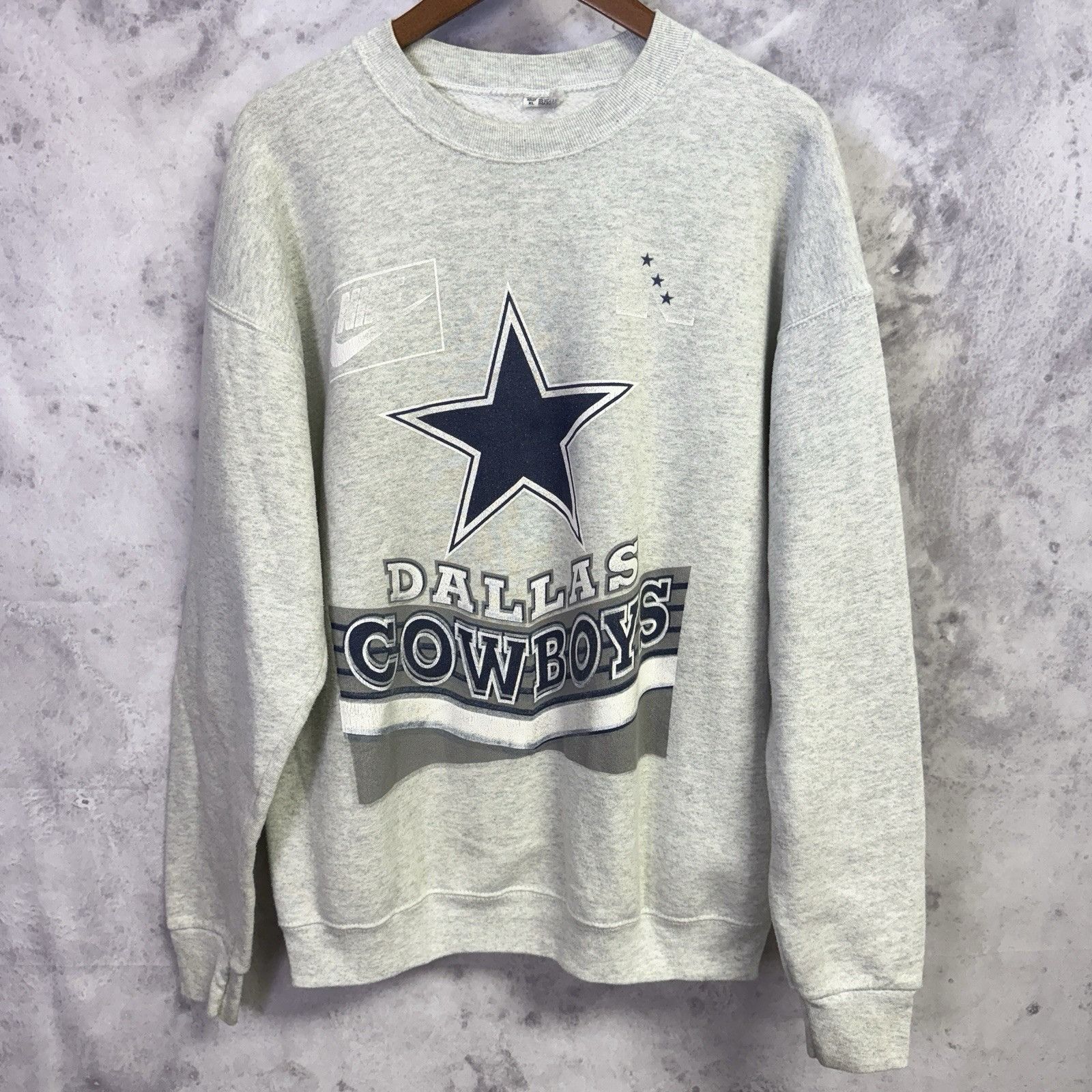 NFL × Vintage Vintage Dallas Cowboys Sweatshirt Mens XL Gray Crew Neck NFL Size US XL / EU 56 / 4 - 1 Thumbnail