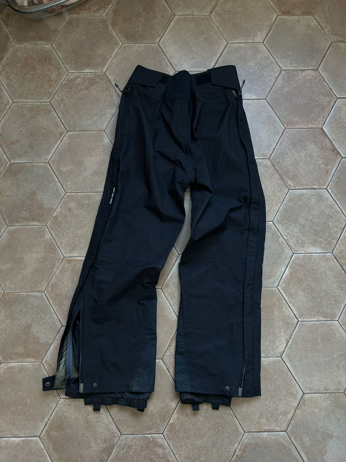 Mountain Hardwear Mountain hardwear gore tex xcr outdoor pants Size 30" / US 8 / IT 44 - 5 Thumbnail