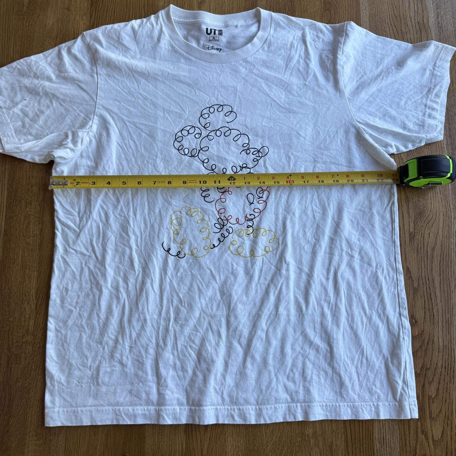 Uniqlo Uniqlo Disney Mickey Mouse Graphic T-Shirt Size XL Size US L / EU 52-54 / 3 - 2 Thumbnail