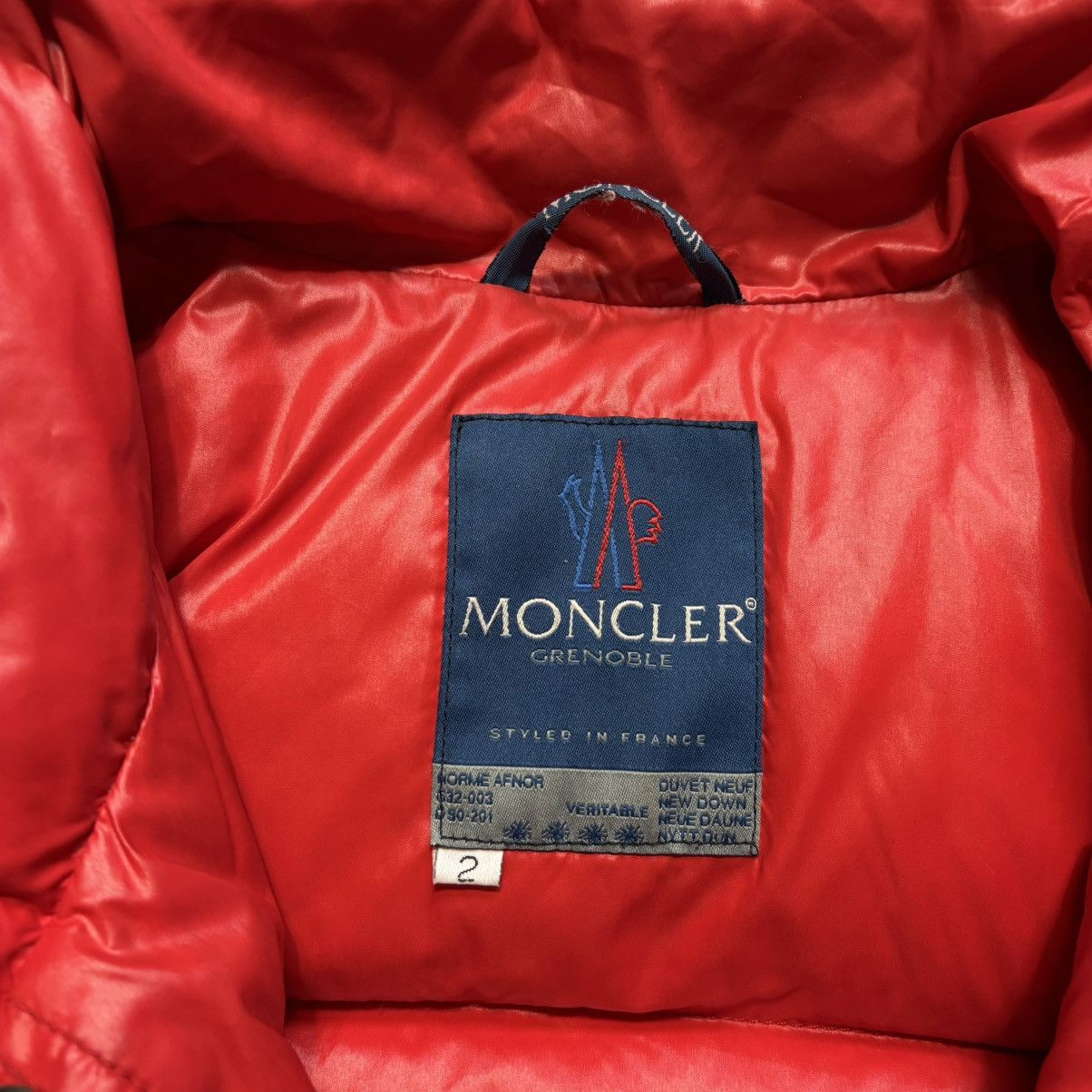 Moncler × Vintage Vintage 80’s Moncler Grenoble Red Puffer Down Jacket Size US M / EU 48-50 / 2 - 19 Thumbnail