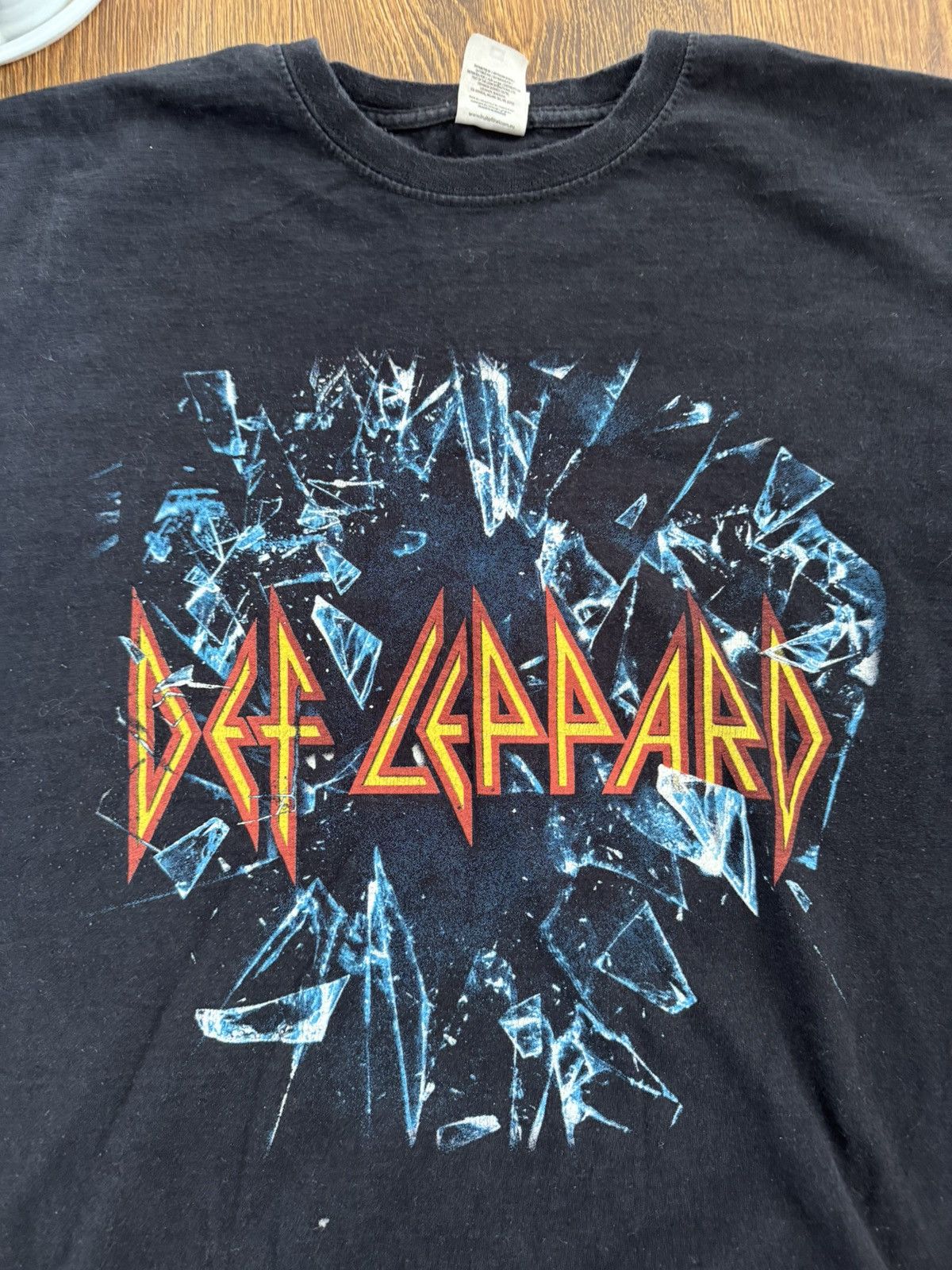 Def Leppard Def Leppard Fruit of the Loom Tour 2015 vintage t shirt tee Size US XL / EU 56 / 4 - 3 Thumbnail