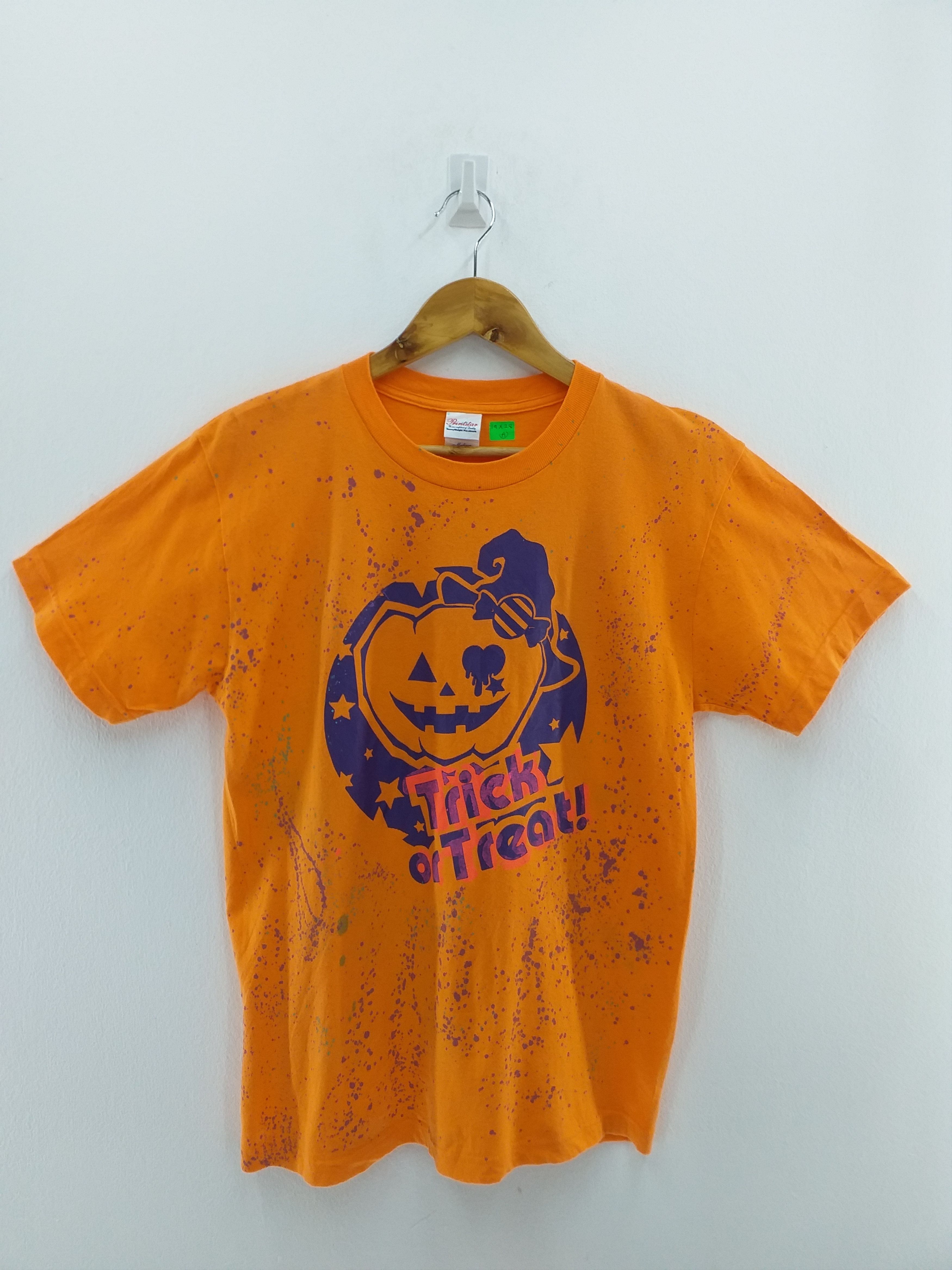Japanese Brand Vintage Trick Or Treat Emoji Art T-shirt -A028 Size US M / EU 48-50 / 2 - 1 Thumbnail