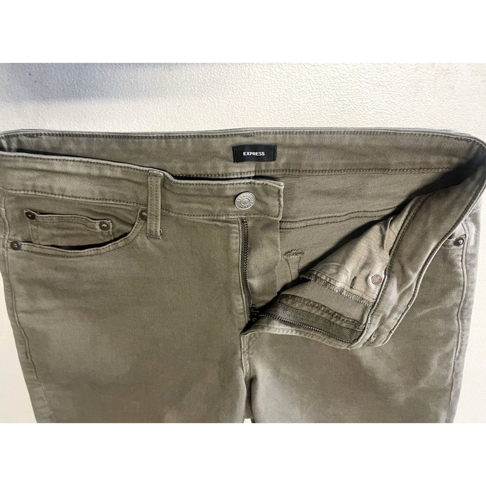 Express Express Mens Olive Green Shorts 32W Slim Fit Chino Casual Travel Workwear Flat Front Denim Pocket Zipper Button Regular Mens Size US 32 / EU 48 - 5 Thumbnail