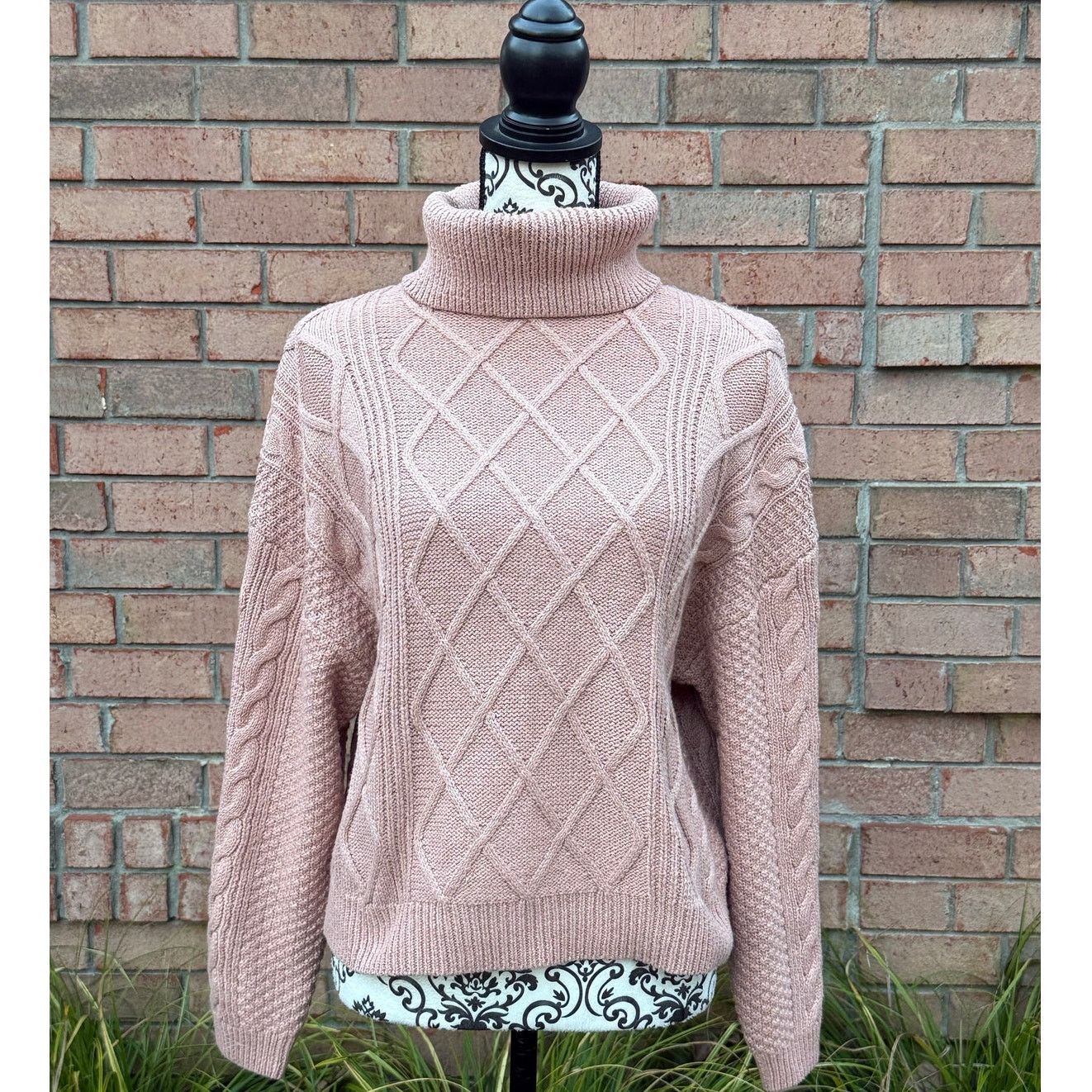 Elie Tahari NWT Women's Pink Tahari Cable Knit Turtleneck Sweater Medium Size M / US 6-8 / IT 42-44 - 1 Thumbnail