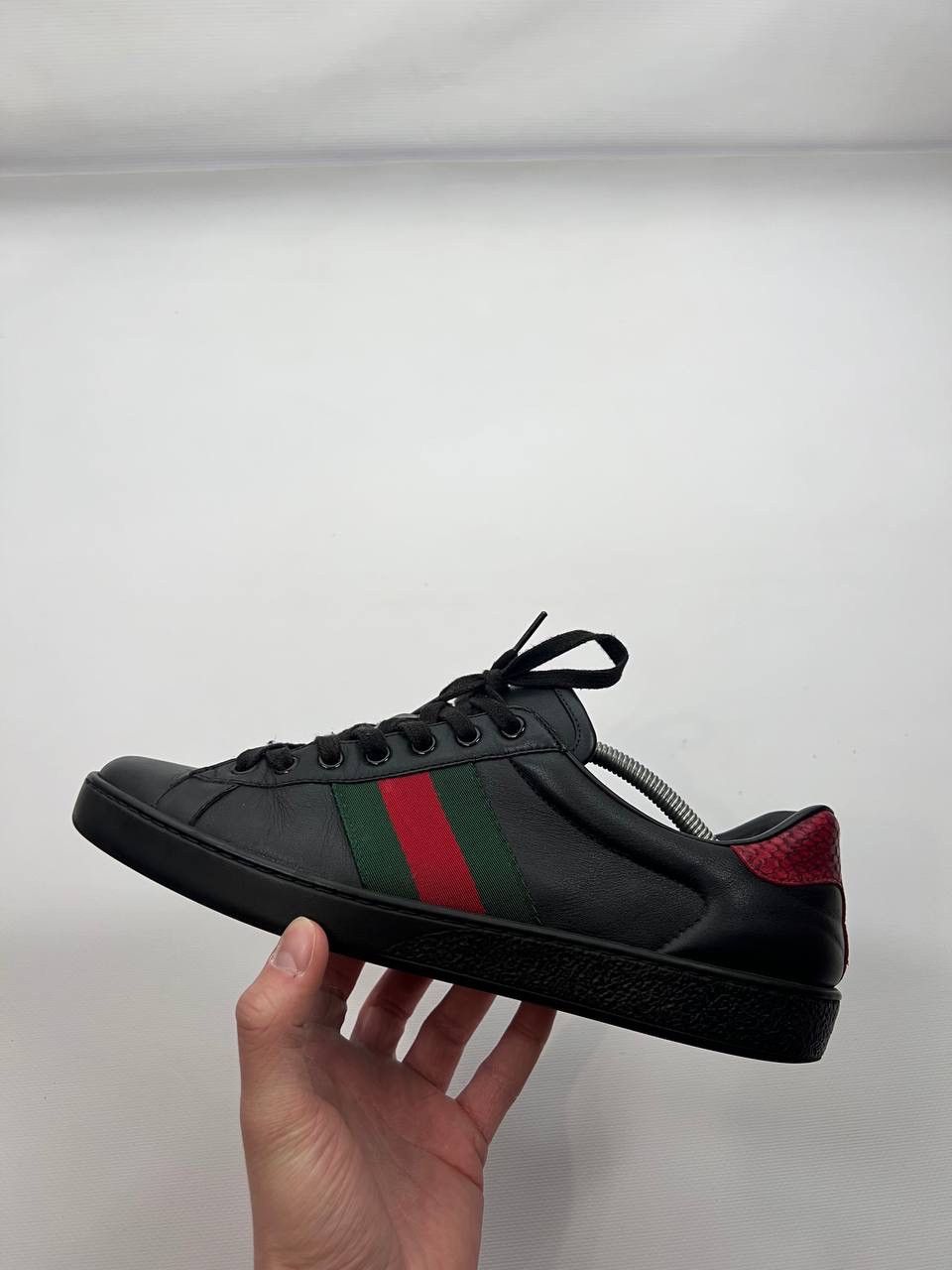 Gucci Gucci Ace black leather classic sneaker size 8 1/2 Size US 8 / EU 41 - 10 Thumbnail