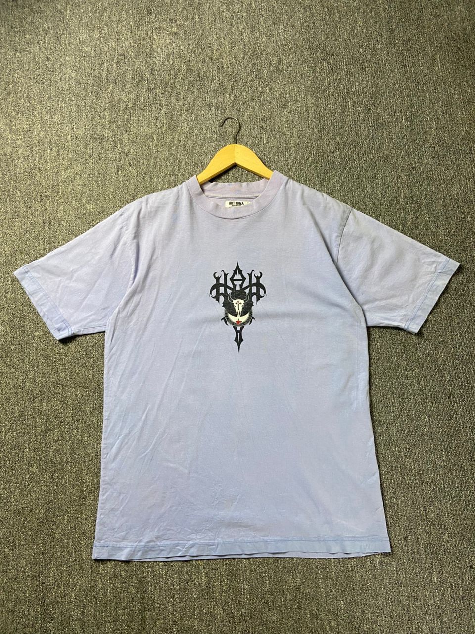 Japanese Brand Hot Tuna Graphic Tribal Skull Tshirt (201) Size US M / EU 48-50 / 2 - 1 Thumbnail
