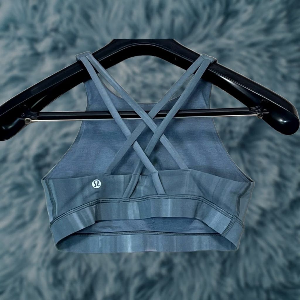 Lululemon Lululemon Energy Sports Bra Women's Size 4 Stripped Tye Dye Blue Crossback Pullover High Support Wireless Luxtreme Moisture Wicking Activewear Size ONE SIZE - 1 Thumbnail