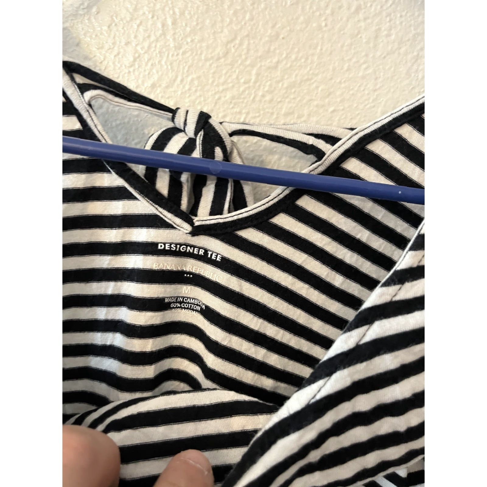 Banana Republic VINTAGE Banana Republic Designer T-Shirt Black White Striped Women Medium Sleeveless Casual Size M / US 6-8 / IT 42-44 - 2 Thumbnail