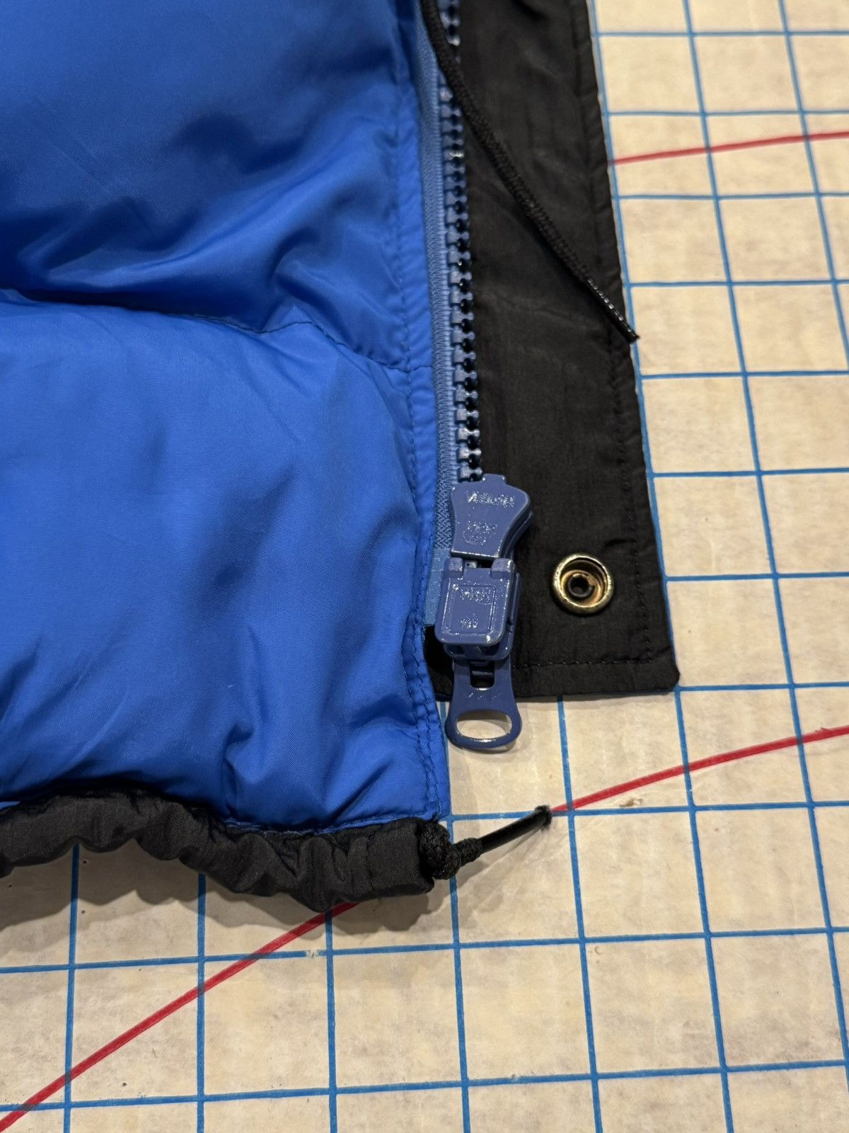Canada Goose Vintage Snow Goose Down Puffer Jacket Black and Blue Large Size US L / EU 52-54 / 3 - 8 Thumbnail
