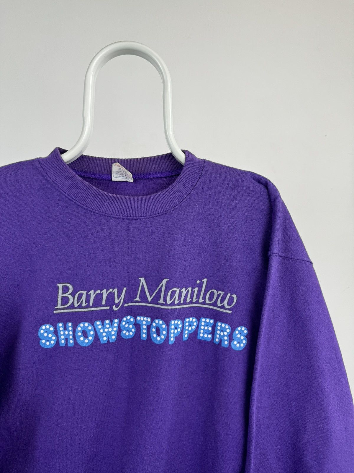 Vintage Vintage Barry Manilow Showstoppers Purple Logo Sweatshirt Size US L / EU 52-54 / 3 - 2 Thumbnail