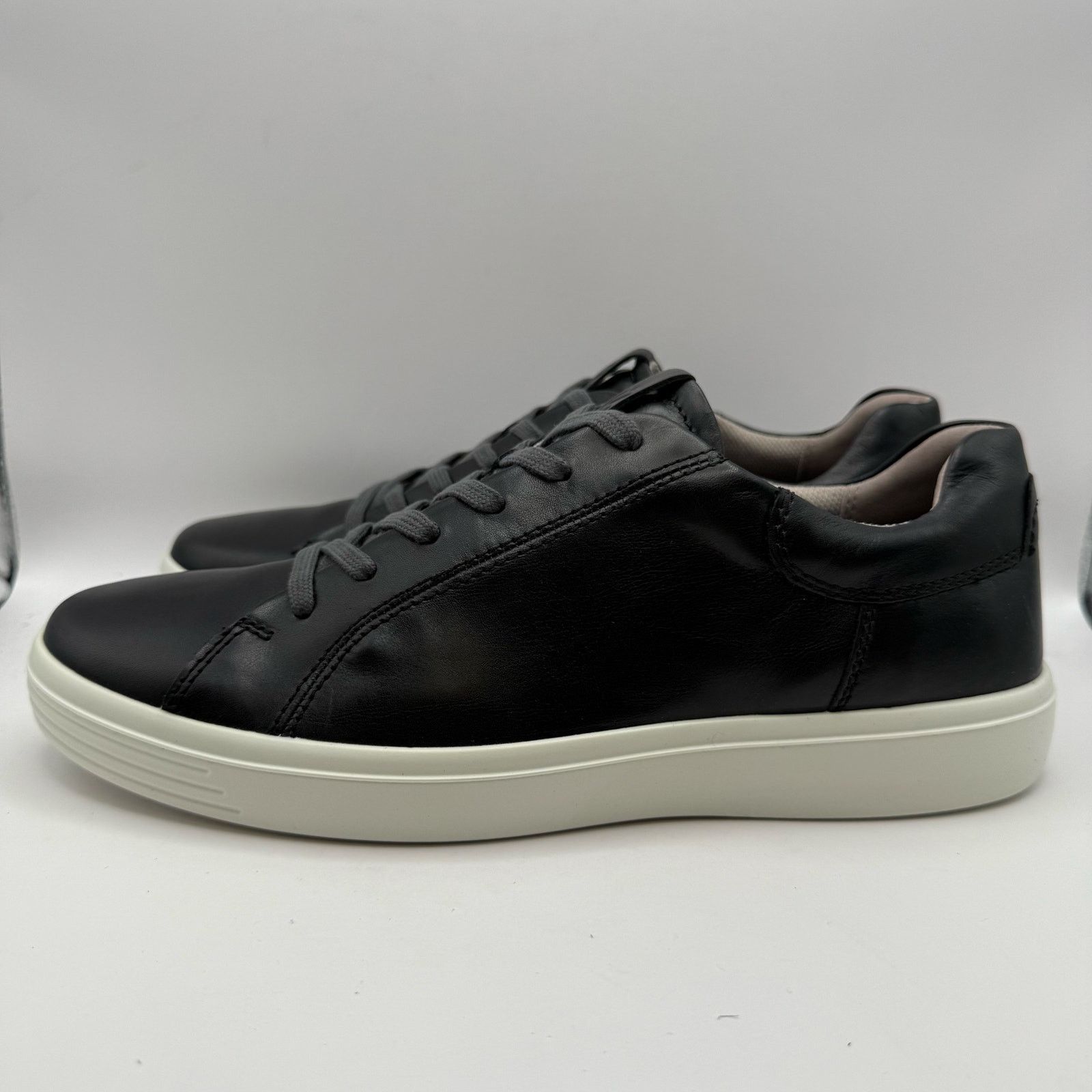 Ecco ECCO MEN'S 10 CLASSIC SNEAKER BLACK LEATHER 53732411001 Size US 10 / EU 43 - 5 Thumbnail