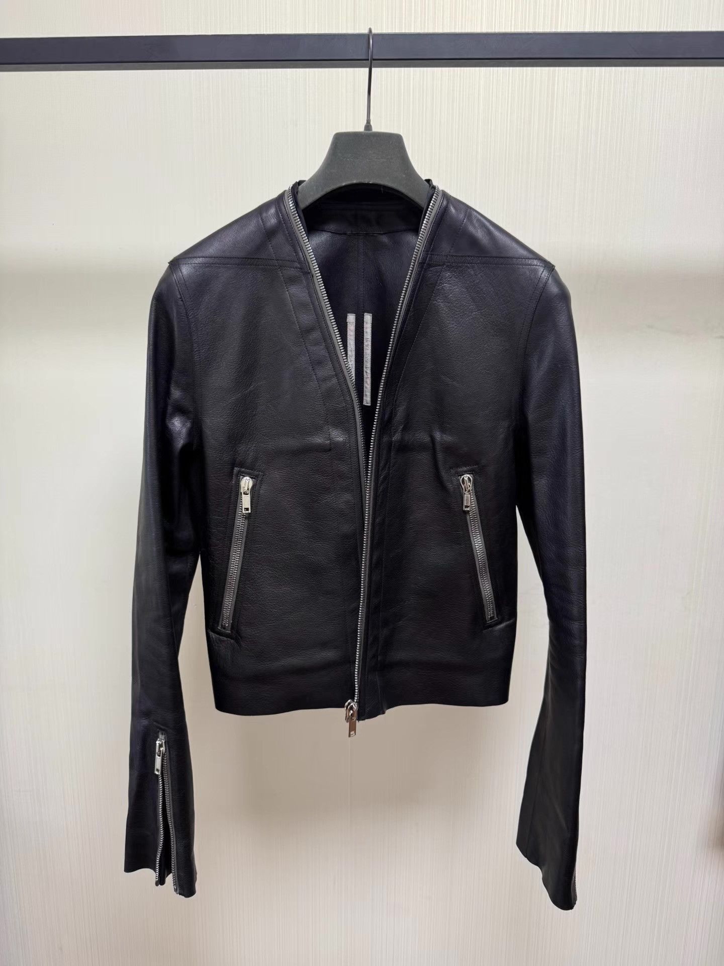Rick Owens Black Leather Zip-Front Jacket with Side Pockets Size US S / EU 44-46 / 1 - 1 Thumbnail